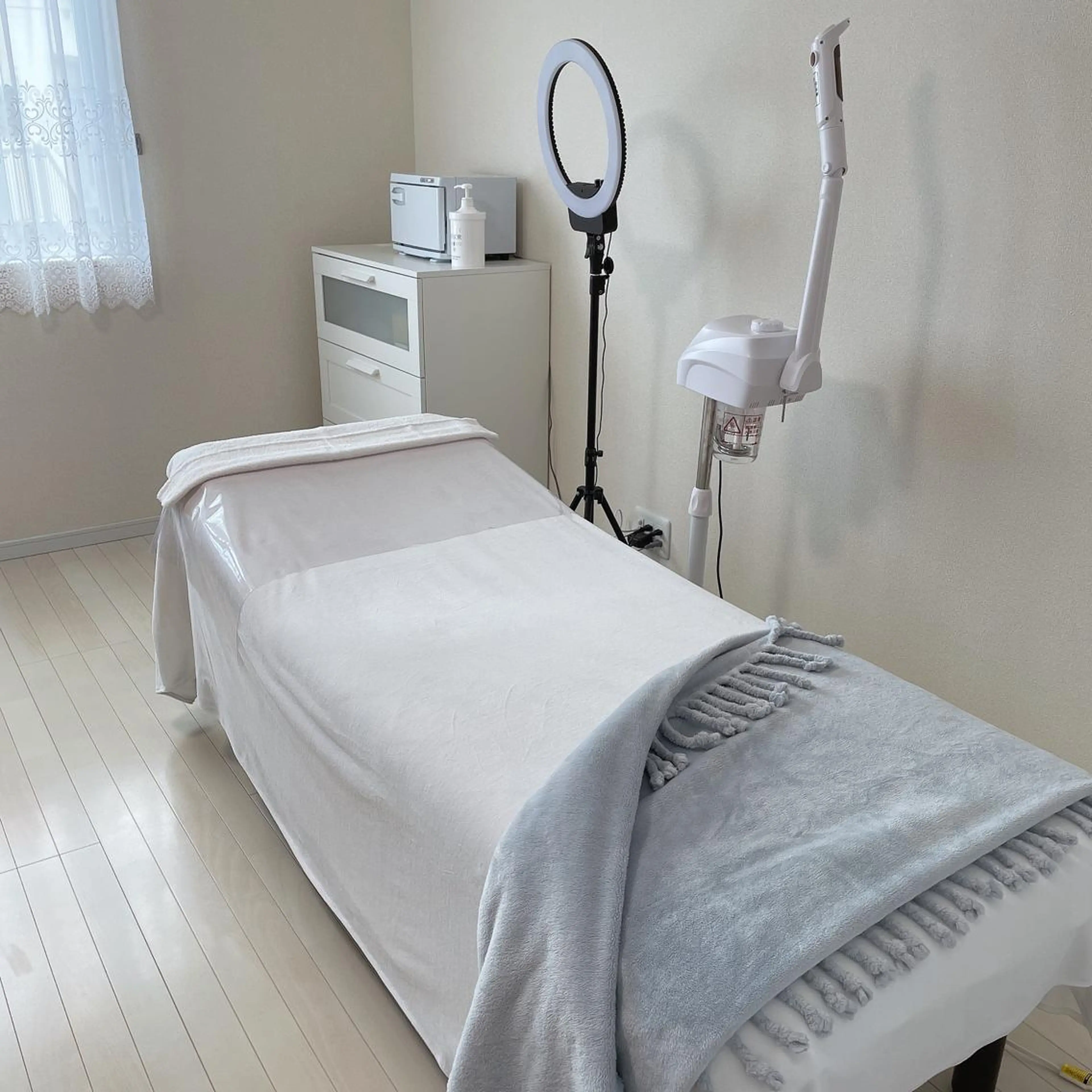 まつげパーマ・毛穴洗浄MORE【モア】所属・安納 麻穂のエステ・リラクイメージ