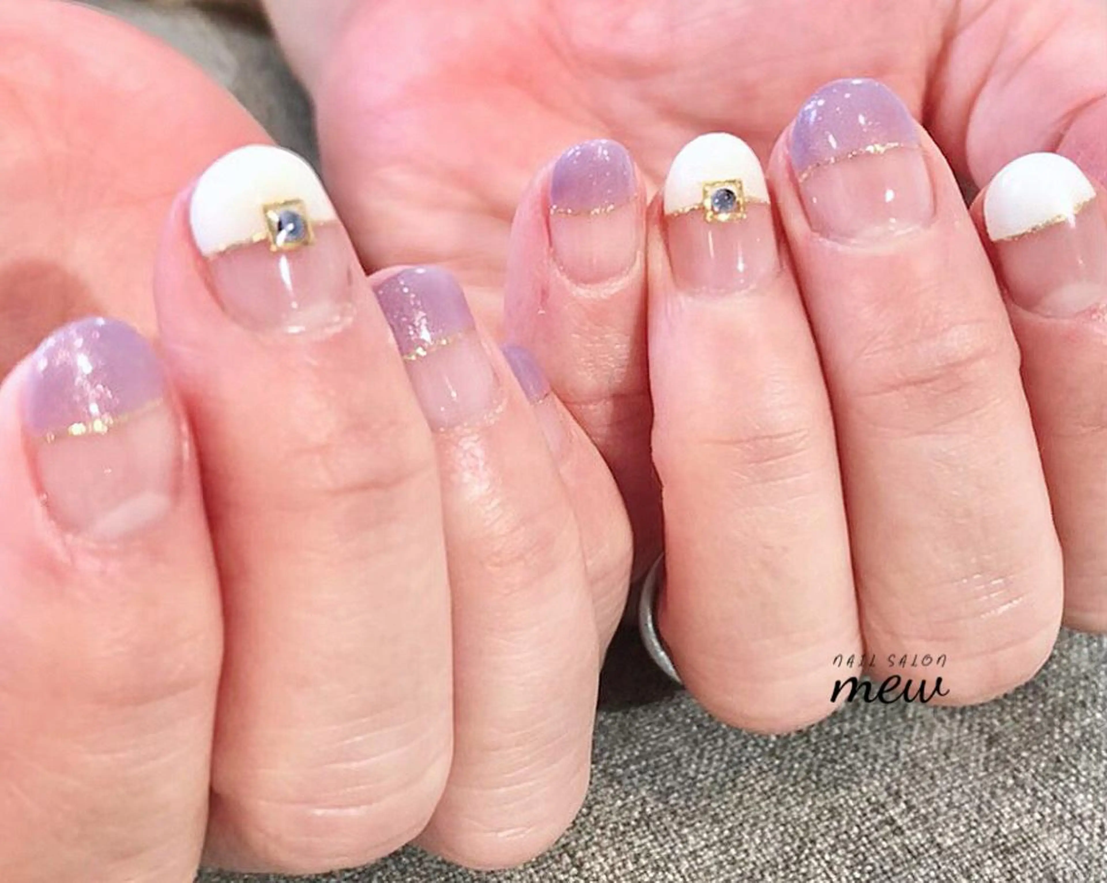ネイル アートネイル フレンチネイル パープル シンプルネイル ストーンネイル Nail salon mewのネイルデザイン