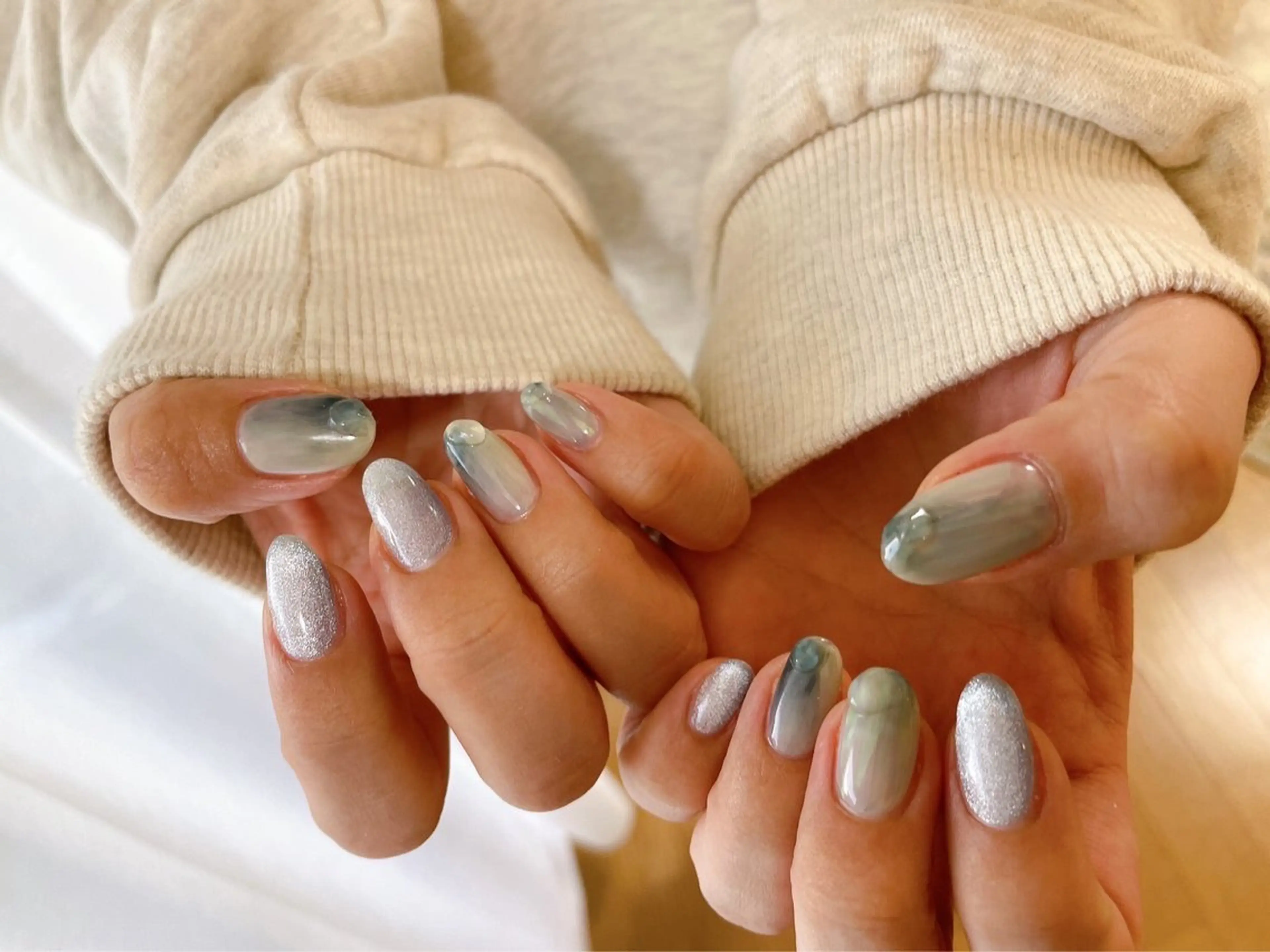 ネイル オーロラネイル フットネイル フレンチネイル ジェルネイル 韓国ネイル ハンドネイル kiki nail &brow二子玉川の眉毛・アイブロウイメージ