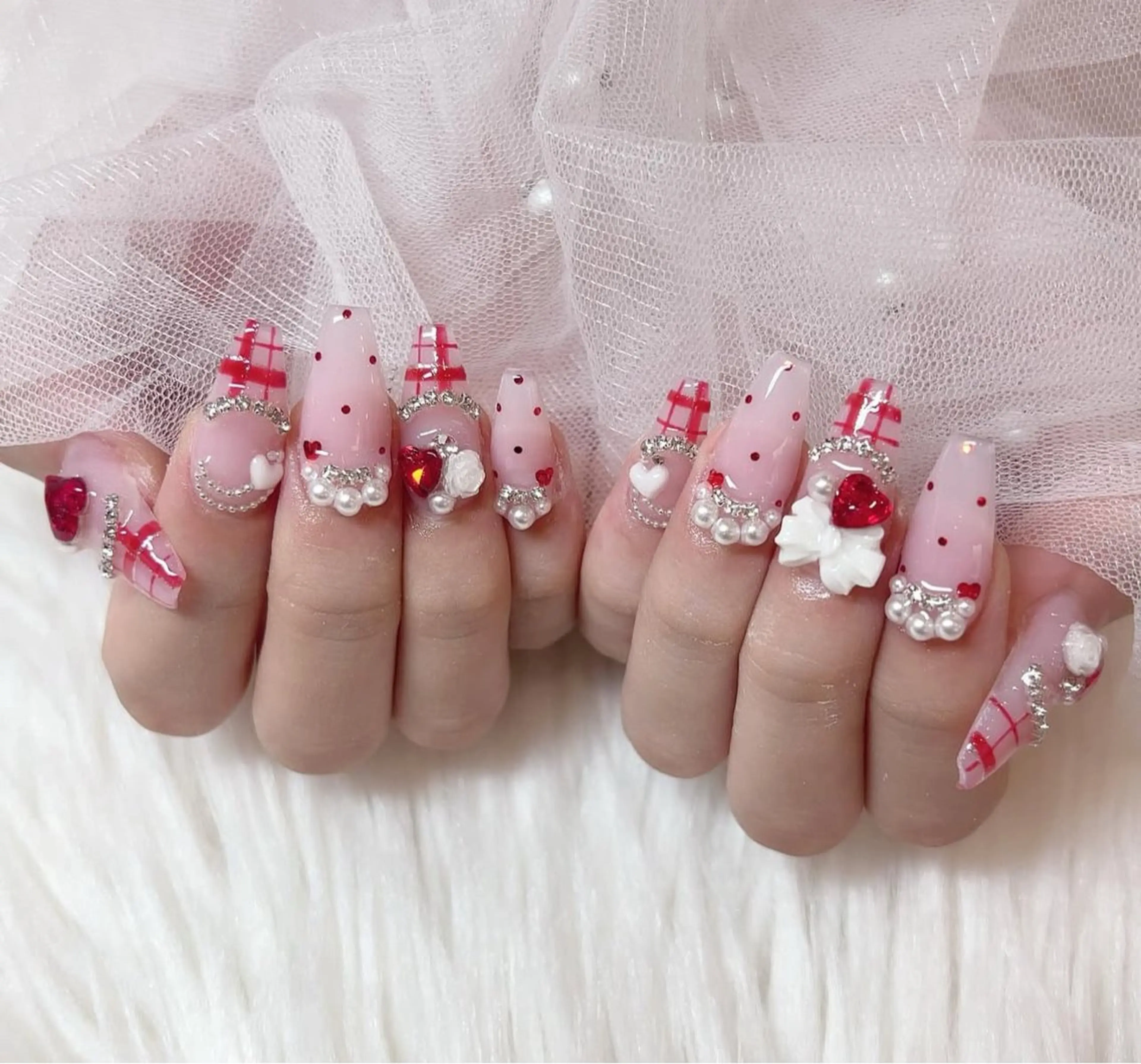 ネイル アートネイル グラデーション キラキラネイル ニュアンスネイル オフィスネイル ハンドネイル Amee Nail Salonのネイルデザイン