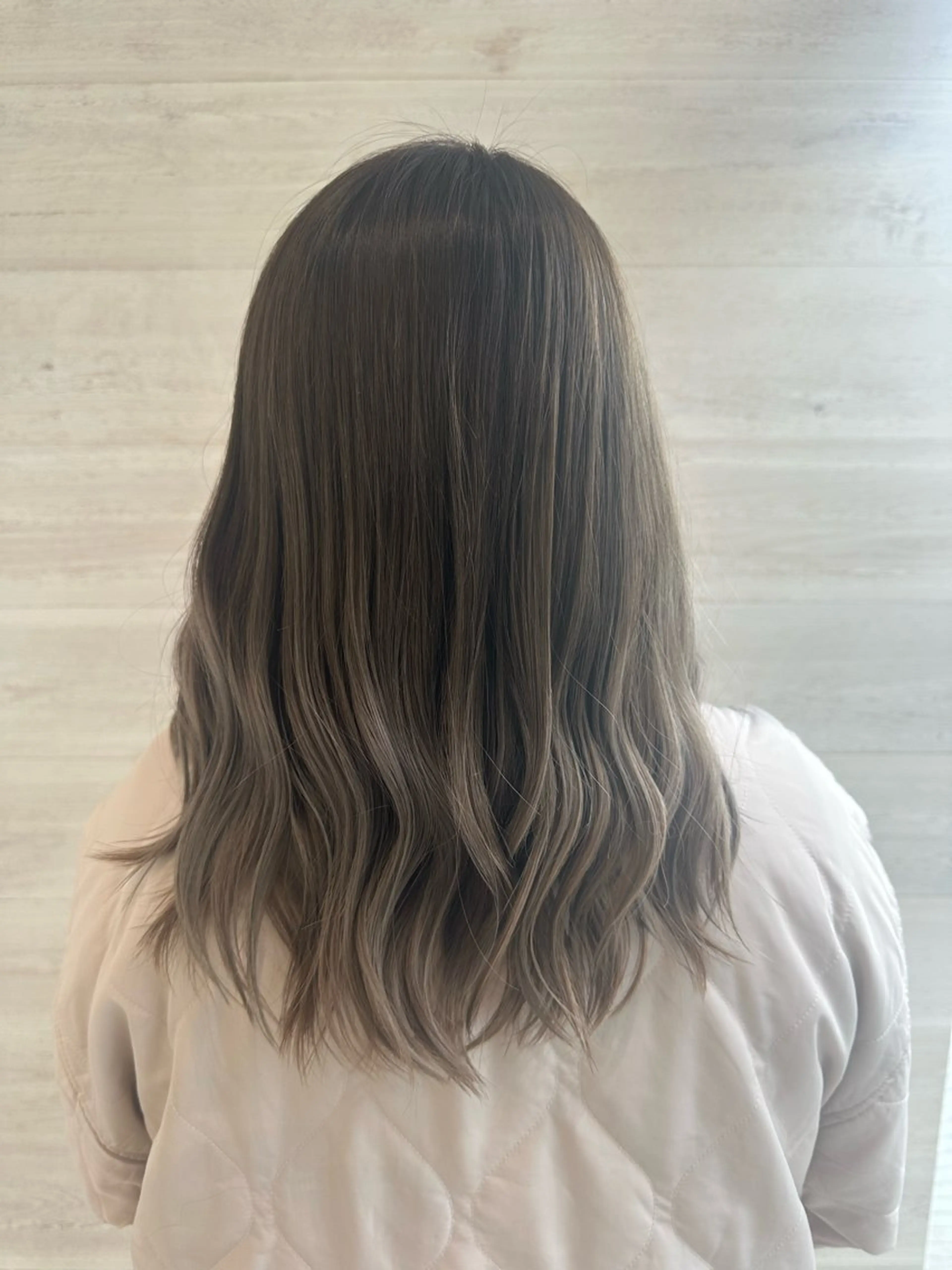 セミロング カット ヘアカラー 【明石の艶髪神様】 染澤尋統のヘアスタイル