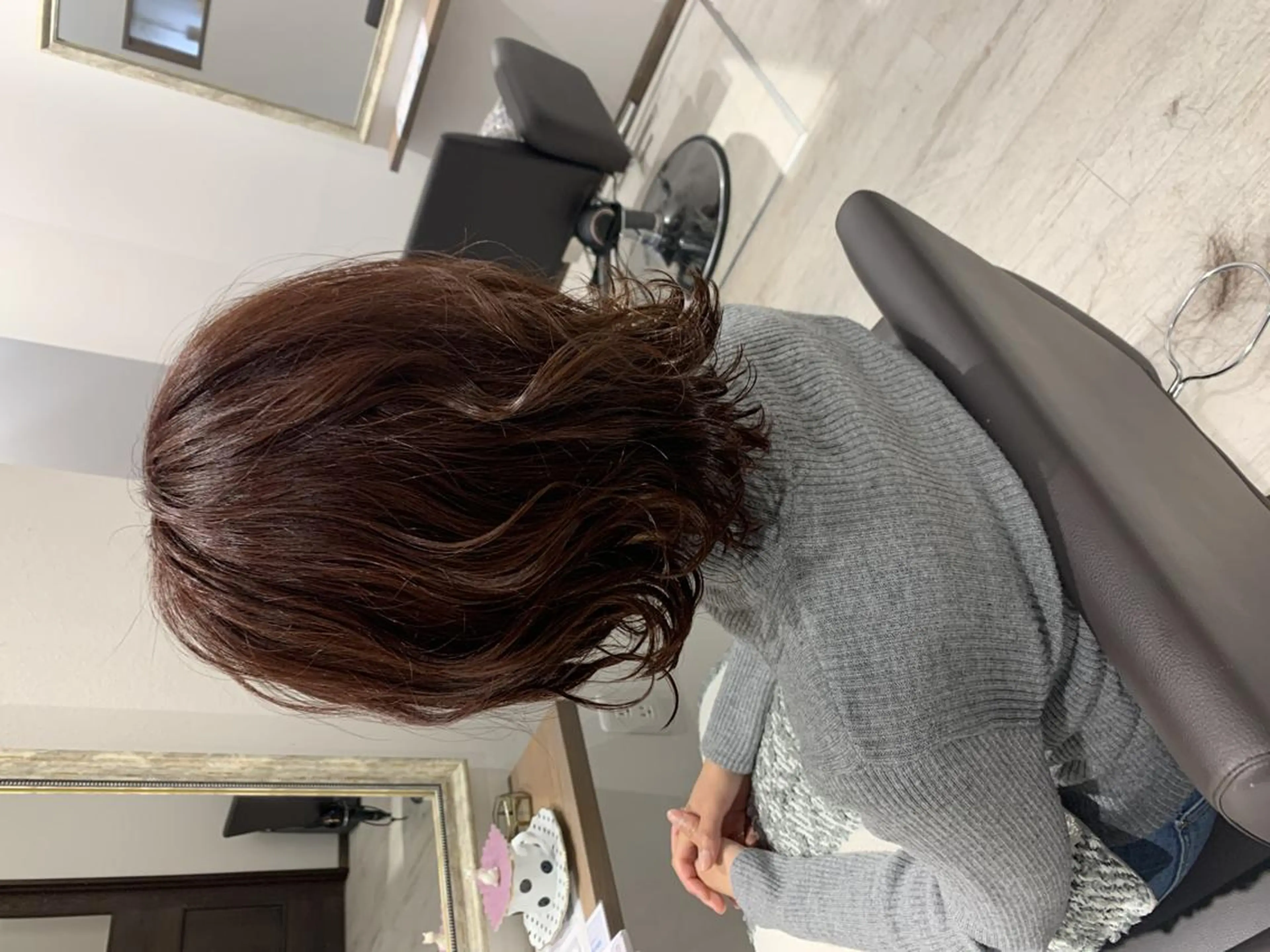 ミディアム カラー 瀬尾 由希菜のヘアスタイル