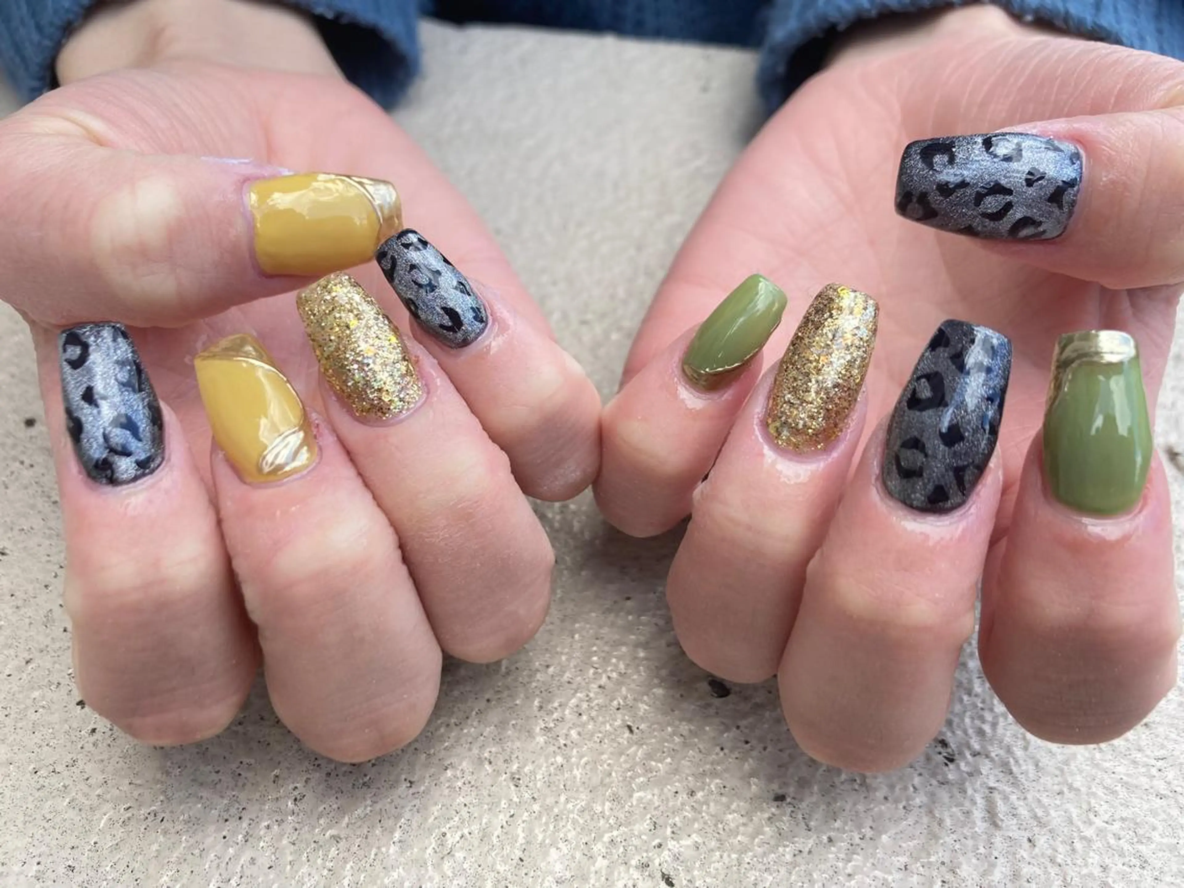 ミディアム ネイル ハンドネイル フットネイル ✴︎ Delightのネイルデザイン