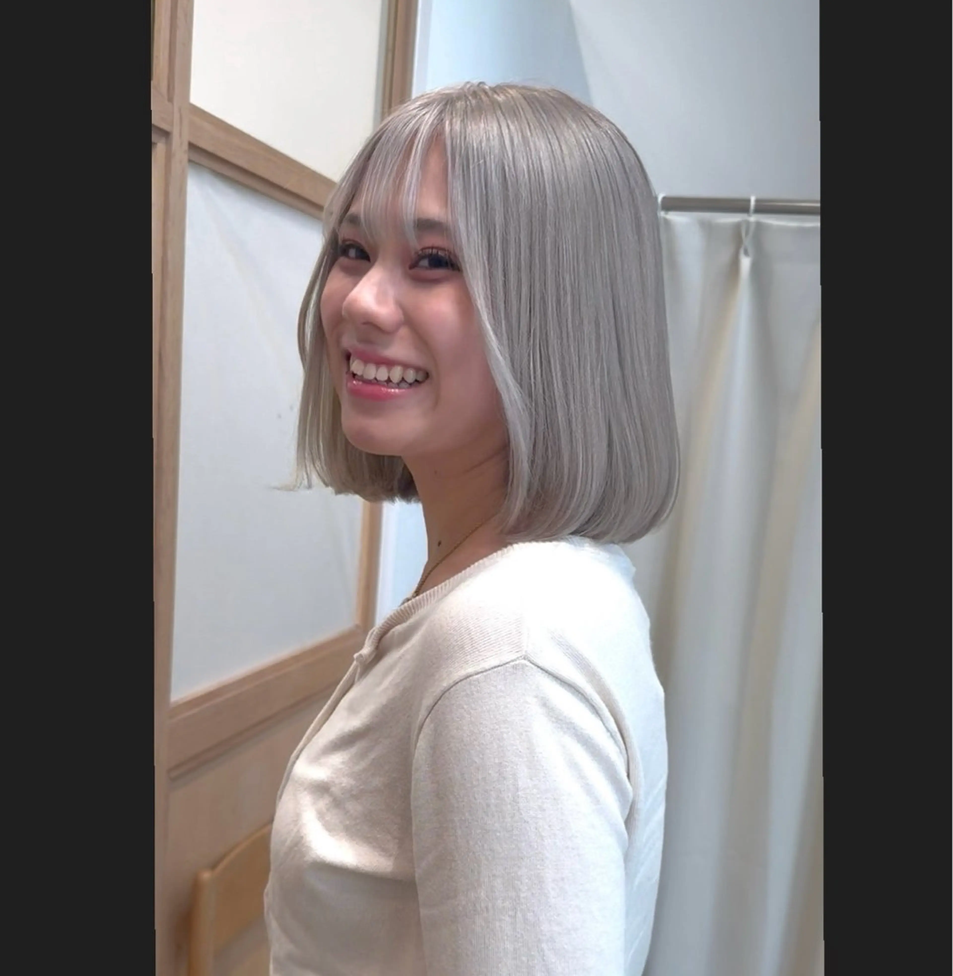 ミディアム カラー アッシュ ブリーチ カット ヘアカラー トリートメント 🦋透明感カラー /ケアブリーチ🦋のヘアスタイル