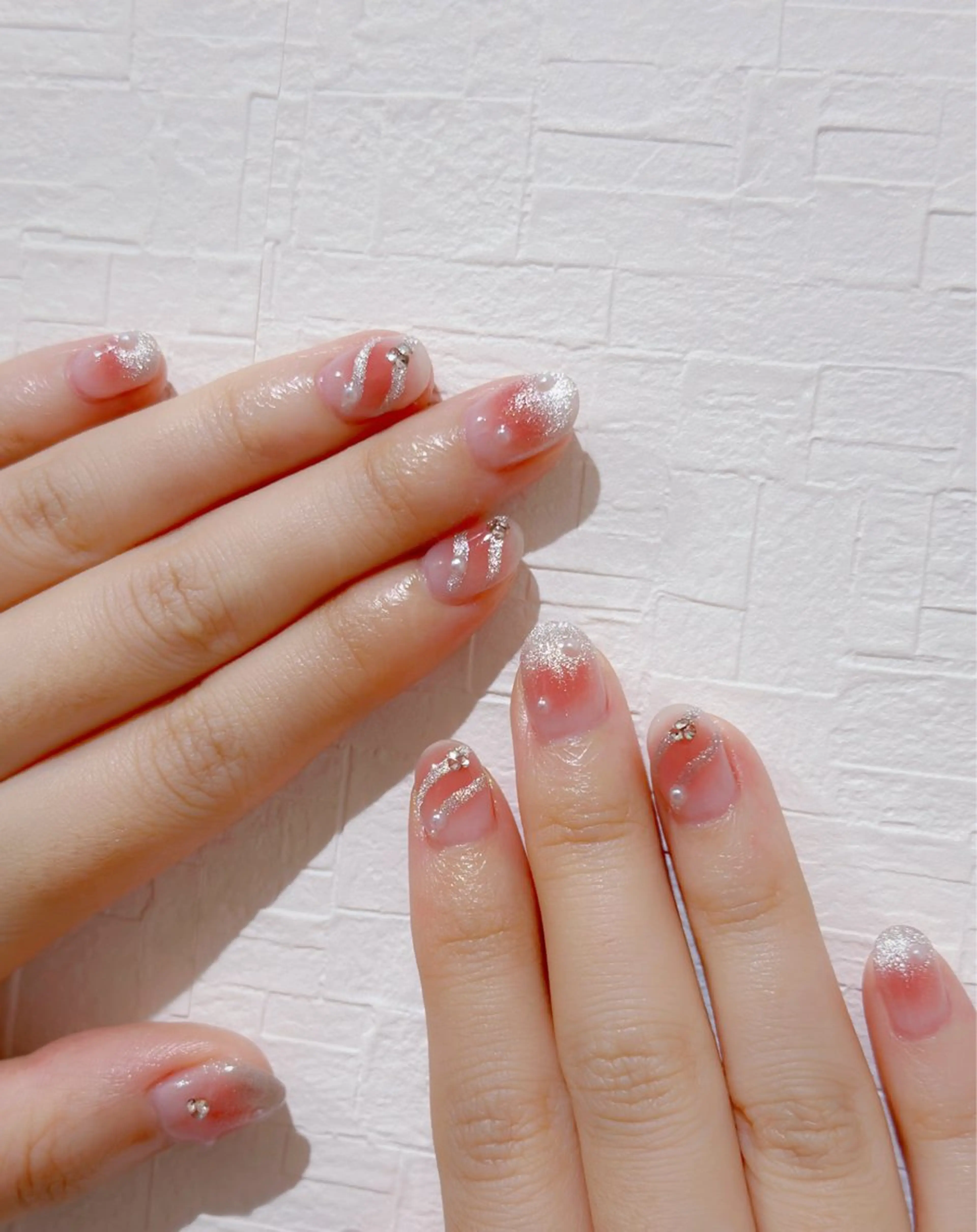 ネイル オーロラネイル 長さ出し フットネイル 韓国ネイル ラメ(グリッター) ハンドネイル 👍thumbs up nail👍のネイルデザイン