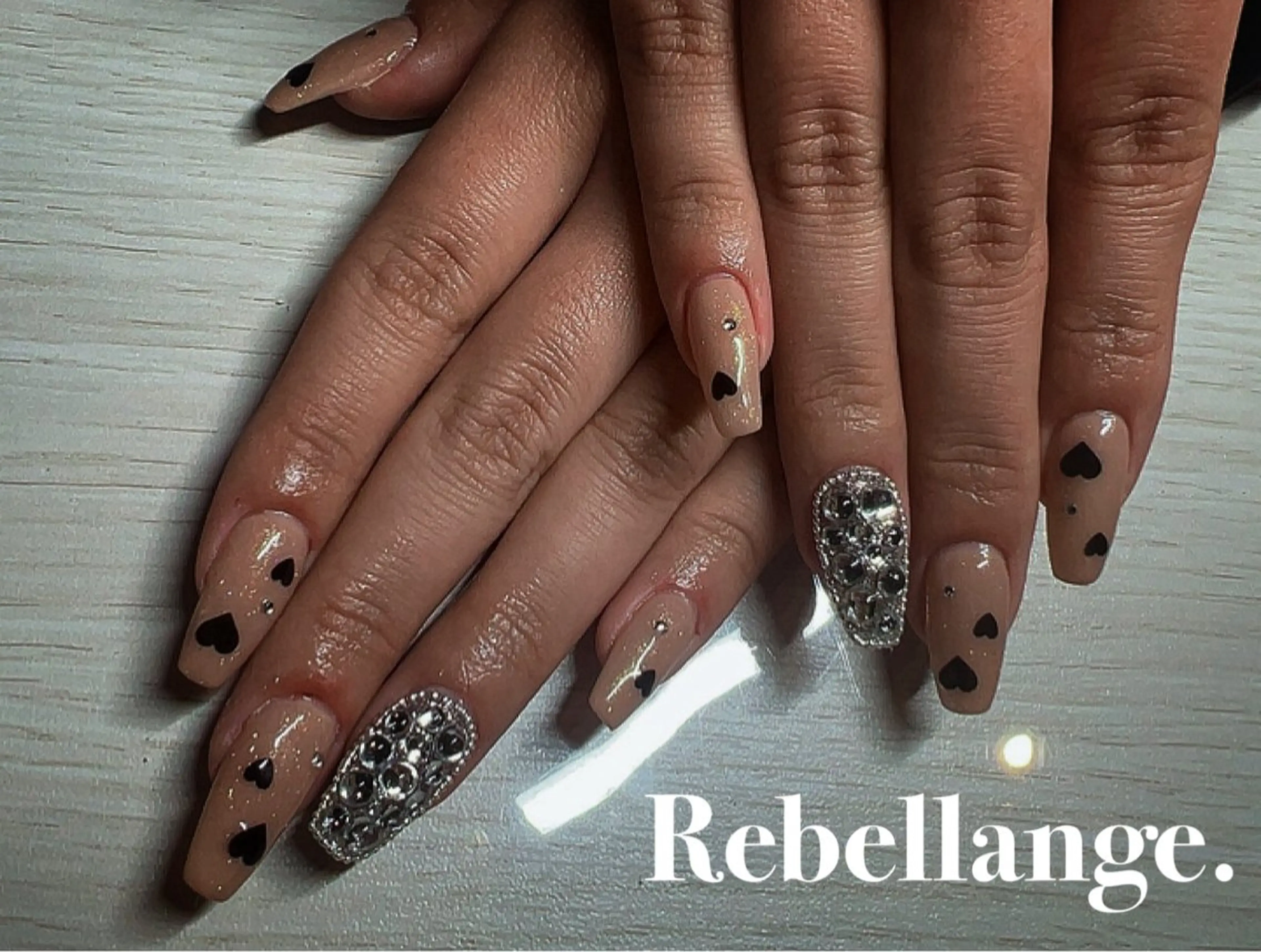ネイル ハンドネイル Rebellange n.のネイルデザイン