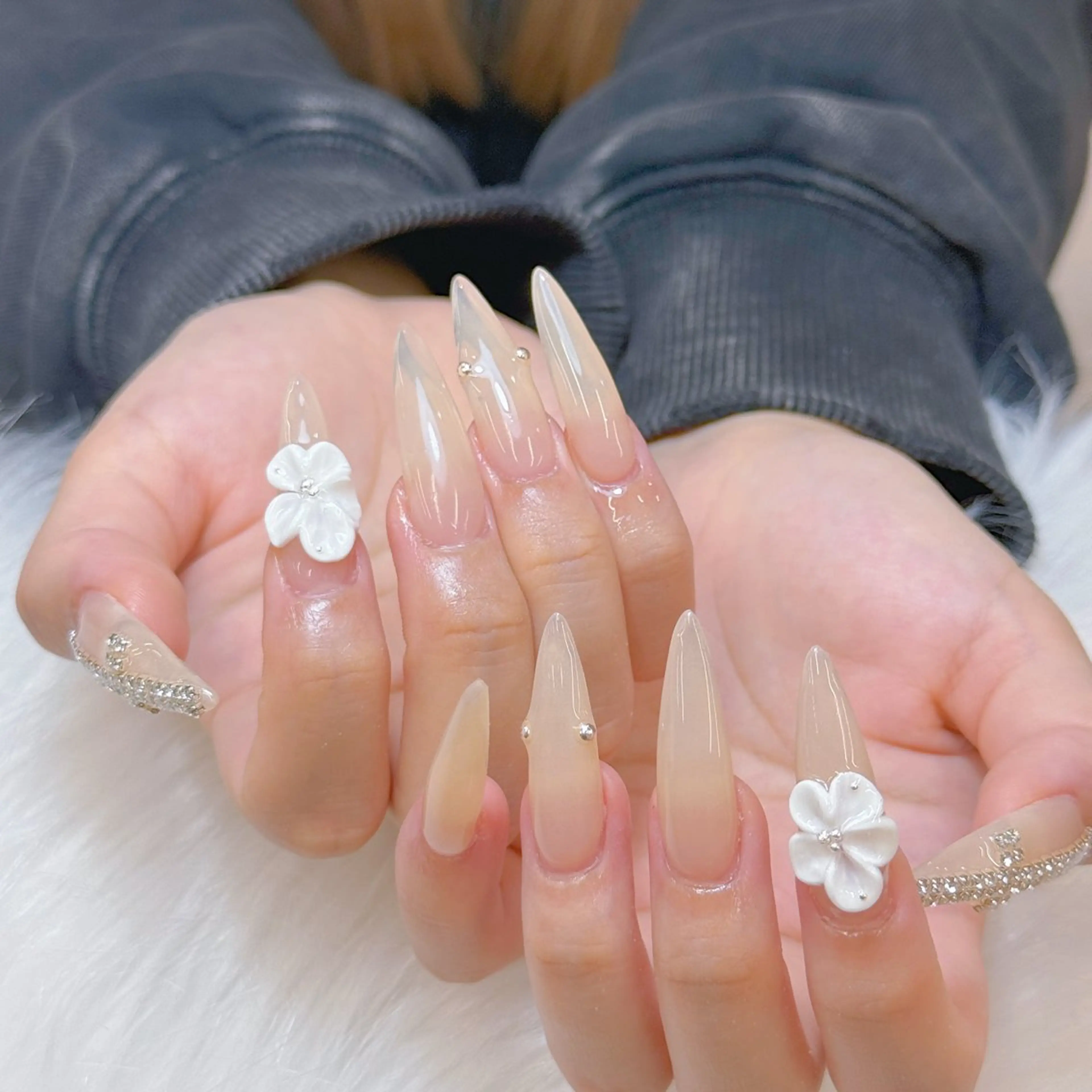 ネイル ハンドネイル ハンドケア Anh Nail 歌舞伎町のネイルデザイン