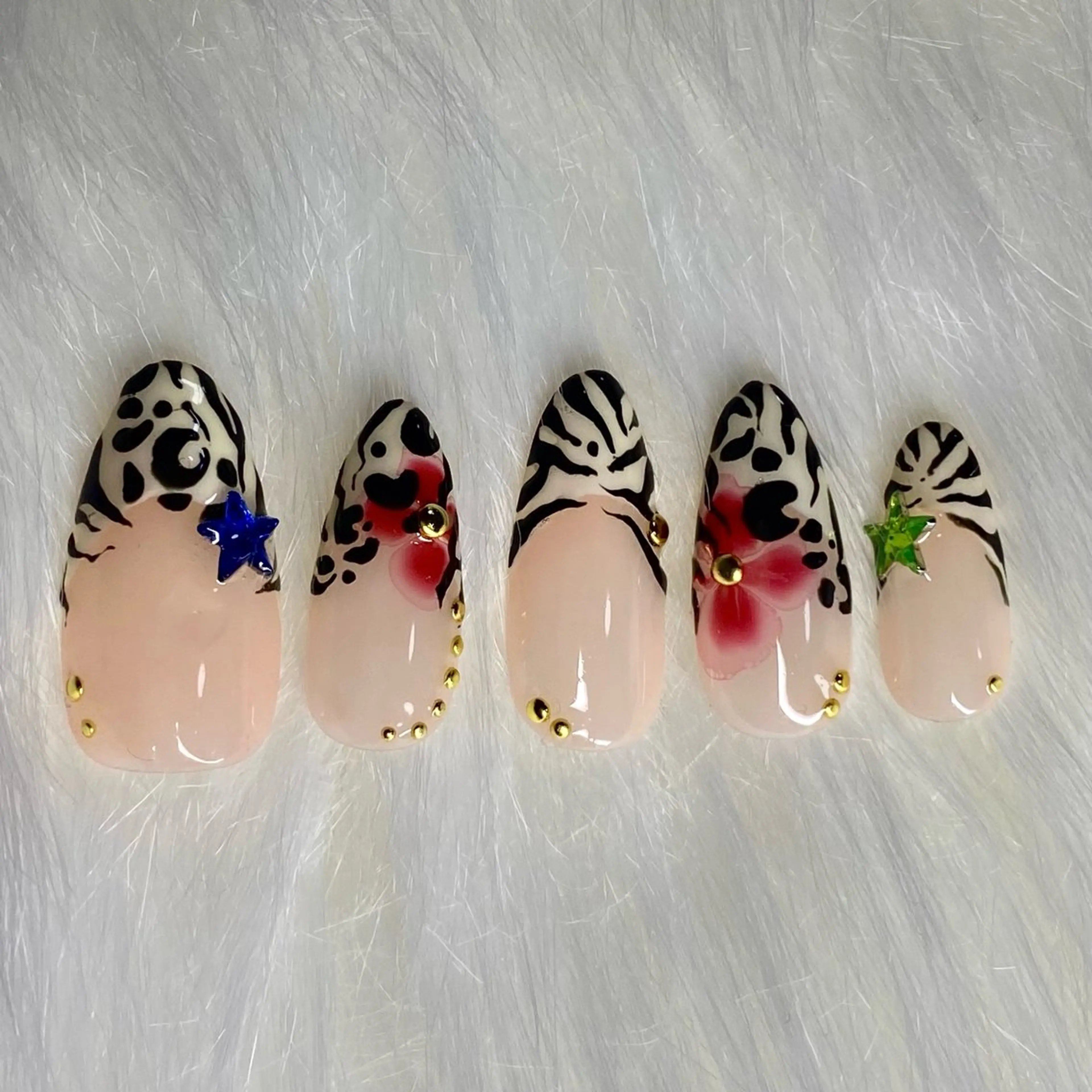 ネイル 💕Nanaka💕 ［森ノ宮駅徒歩1分］のネイルデザイン