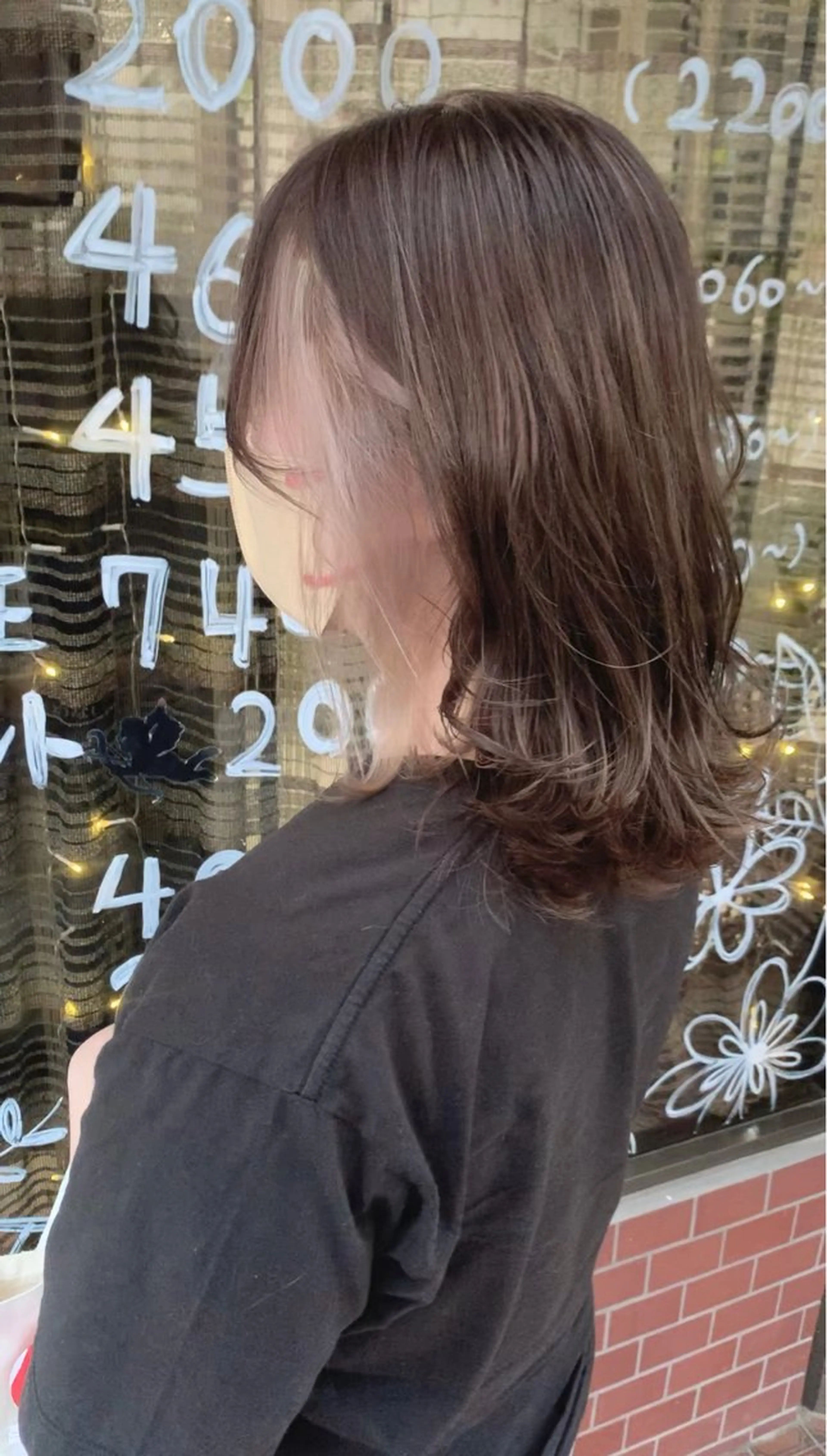 カラー 岸田 梓武生のヘアスタイル