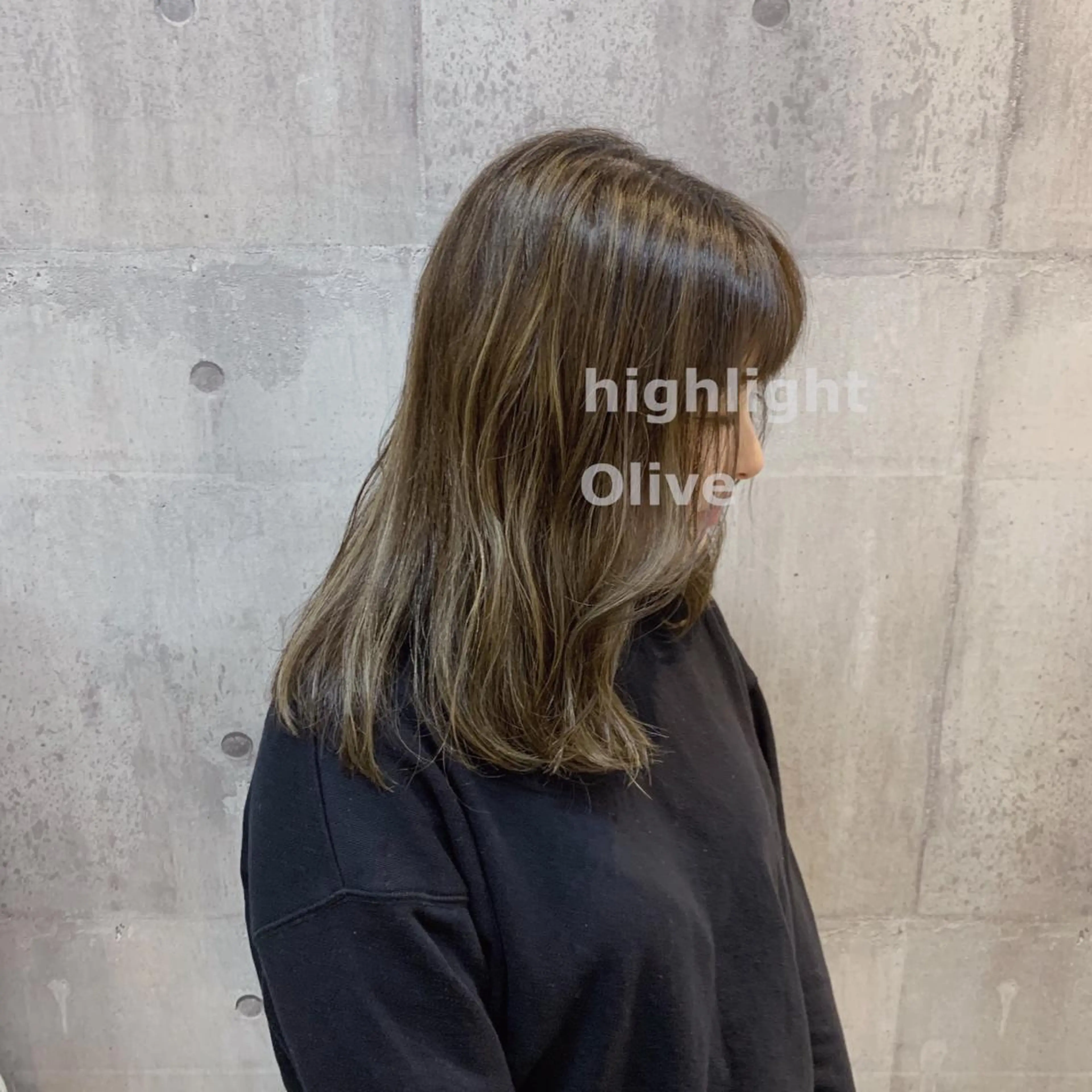 セミロング カラー ハイライトカラー オリーブカラー ハイライト いとう りょうたのヘアスタイル