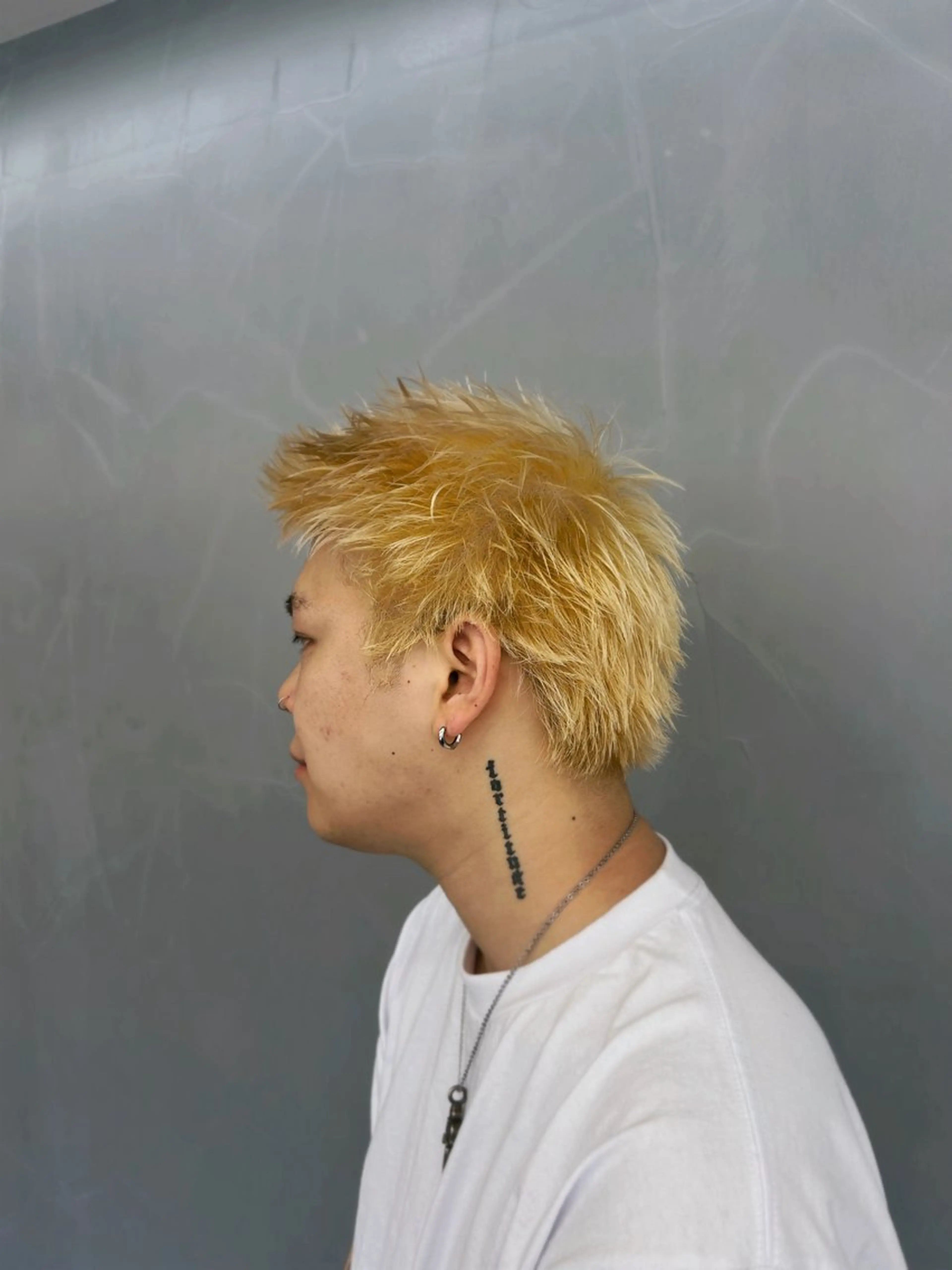 ショート メンズ メンズハイトーン スパイキーショート ショートヘア ルーズシャドウ/ 波巻き💠大塩威吹のヘアスタイル