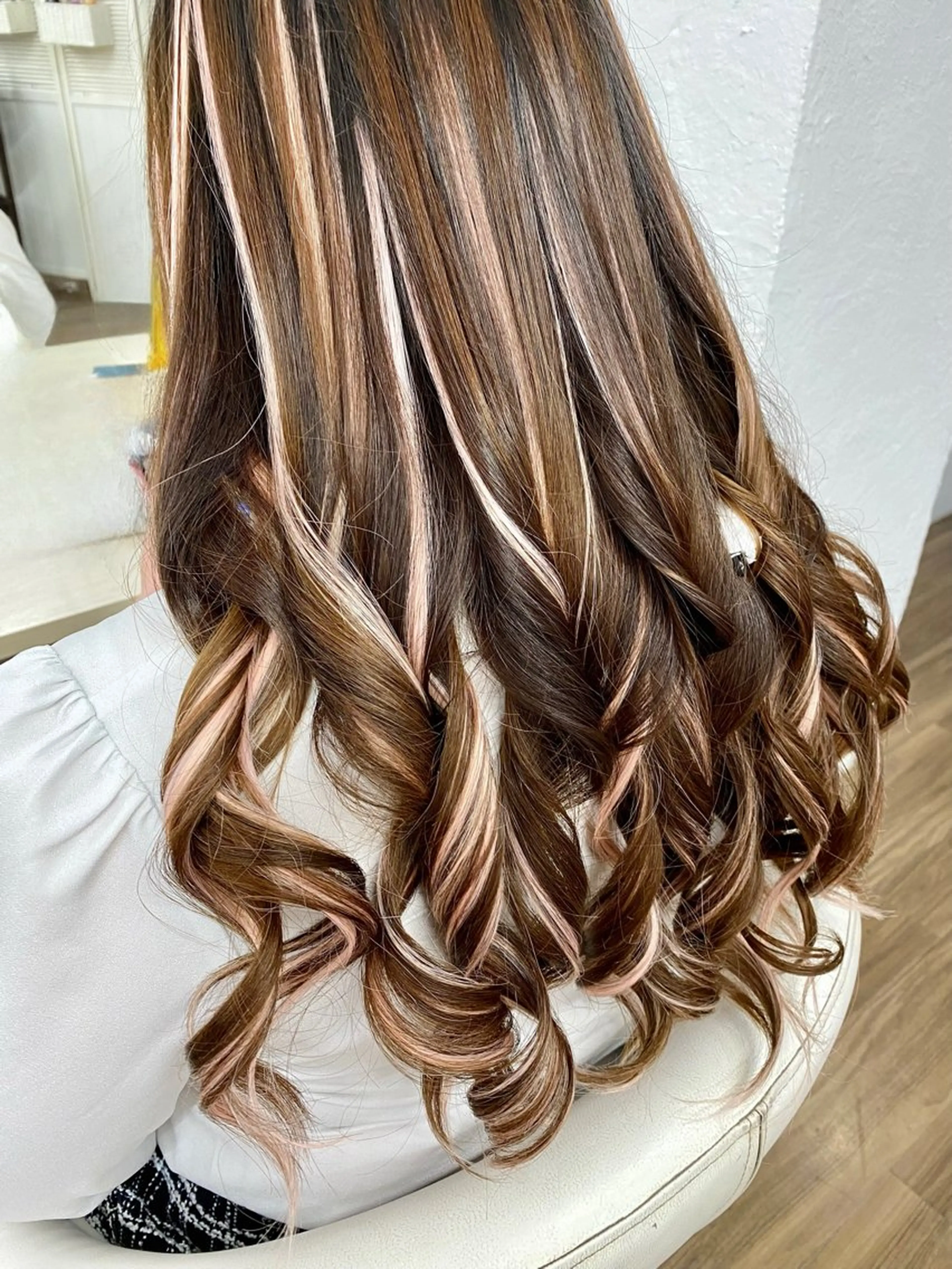 ロング カラー シールエクステ グラデーションカラー ハイライトカラー ピンクカラー エクステ GLOSS♡ ヤマガミコウジのヘアスタイル