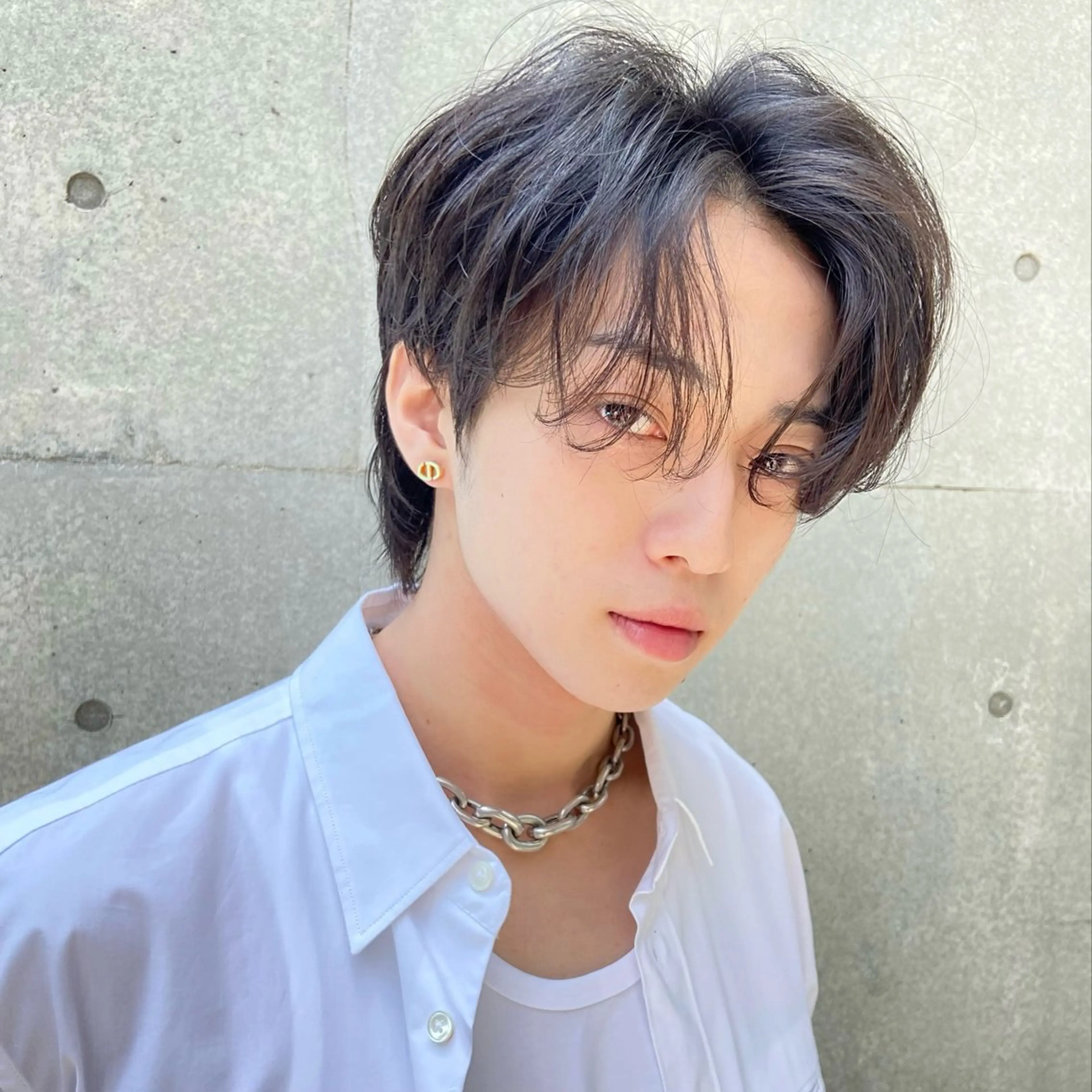 メンズ センターパート コンマヘア メンズデザインカット ダウンパーマ フェザーパーマ カット パーマ シャドウ/フェザー ニュアンスヘアメンズのヘアスタイル