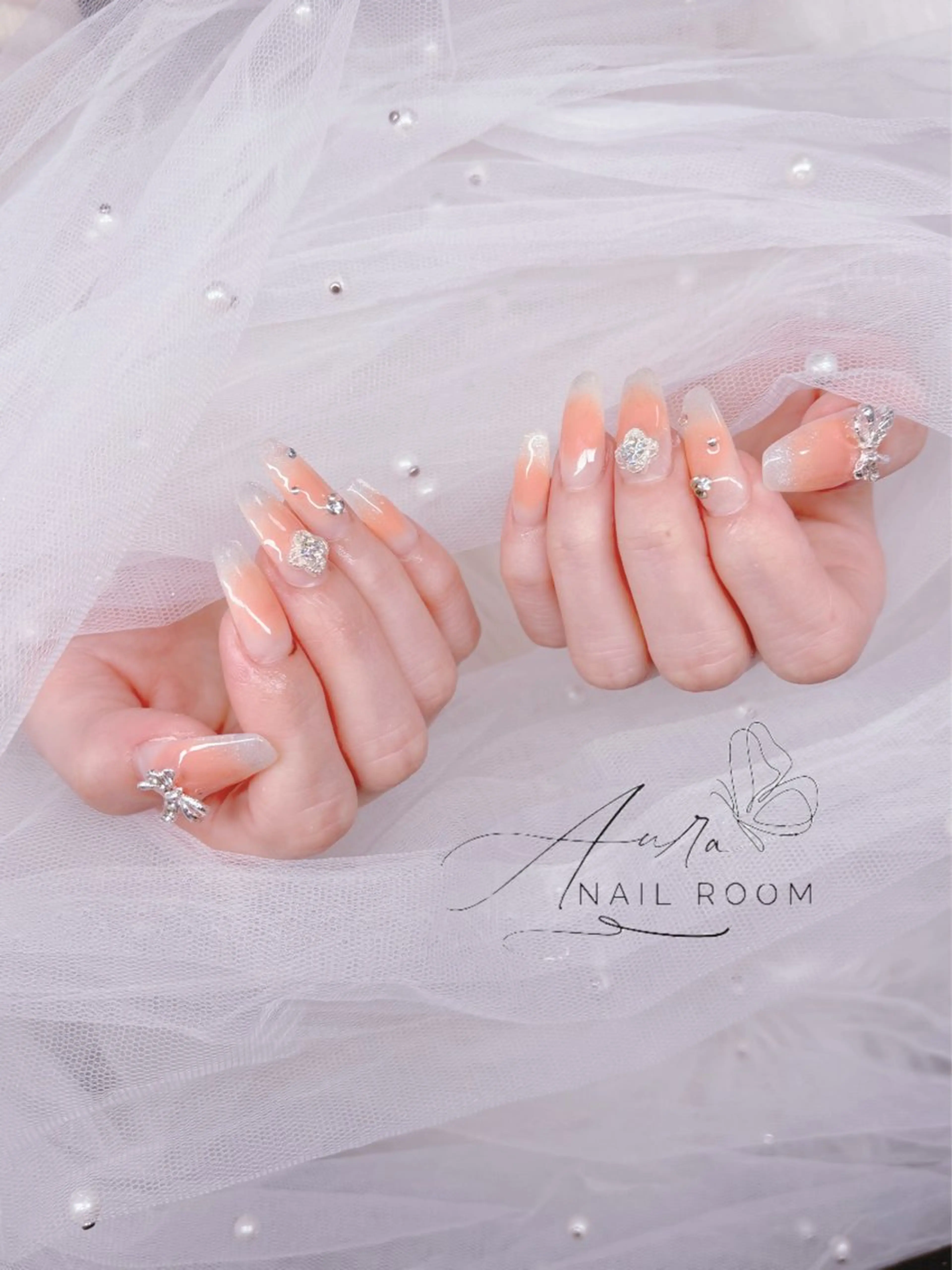 ネイル チークネイル Aura Nail Roomのネイルデザイン