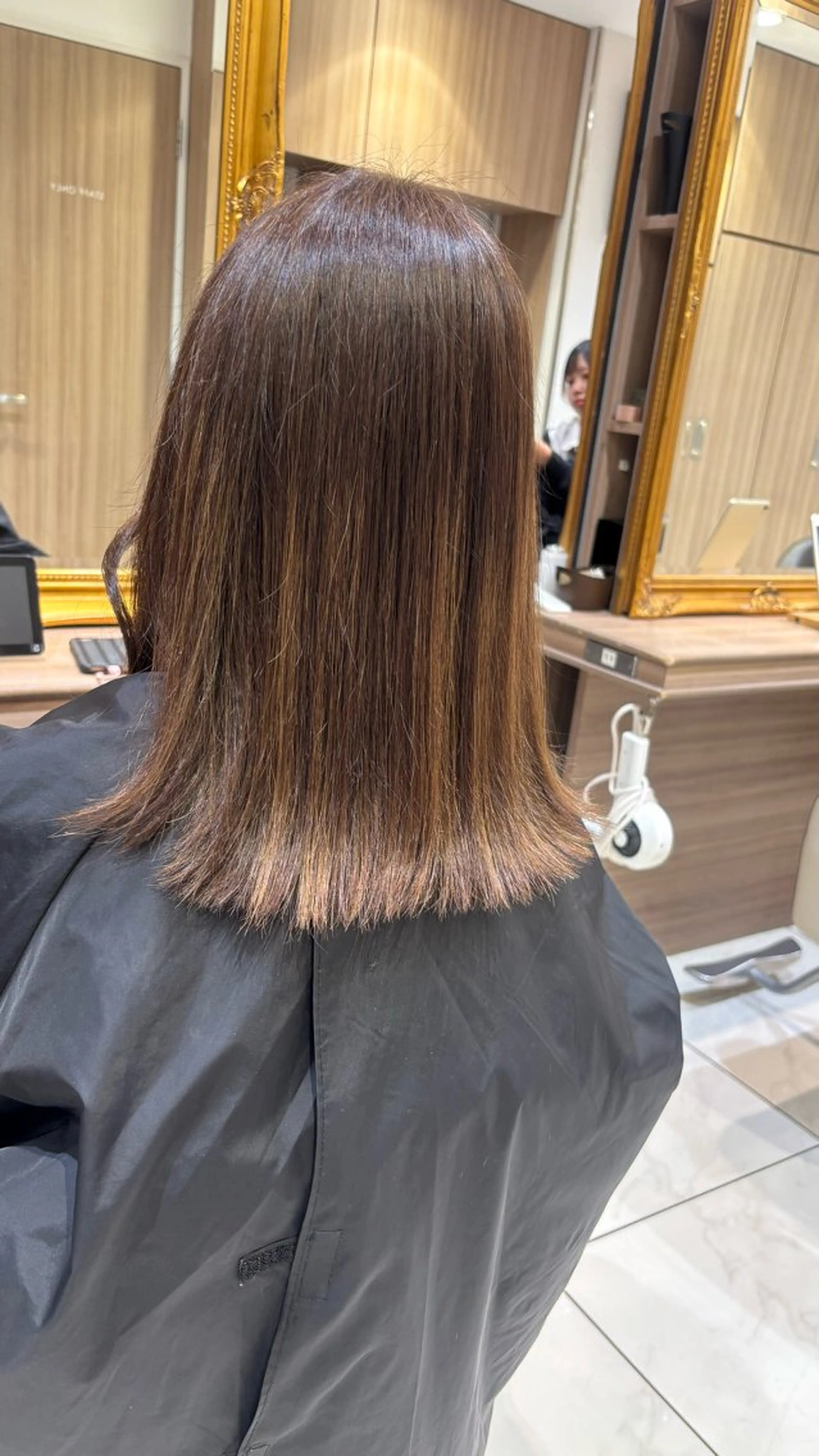 セミロング カラー 土谷 寧音のヘアスタイル