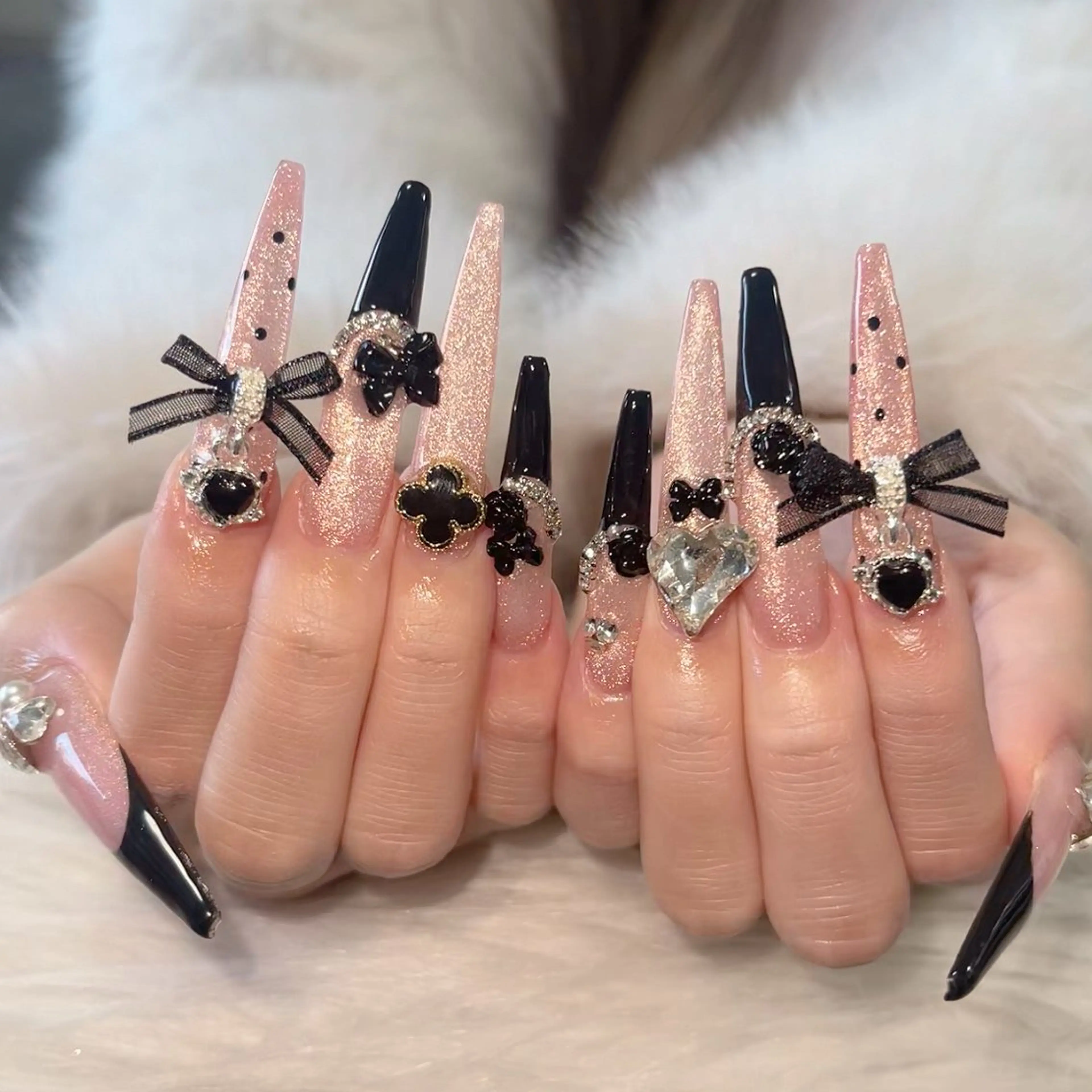 ネイル オーロラネイル クリアネイル 成人式 フラッシュネイル ジェルネイル ハンドネイル Amee Nail Salonのネイルデザイン