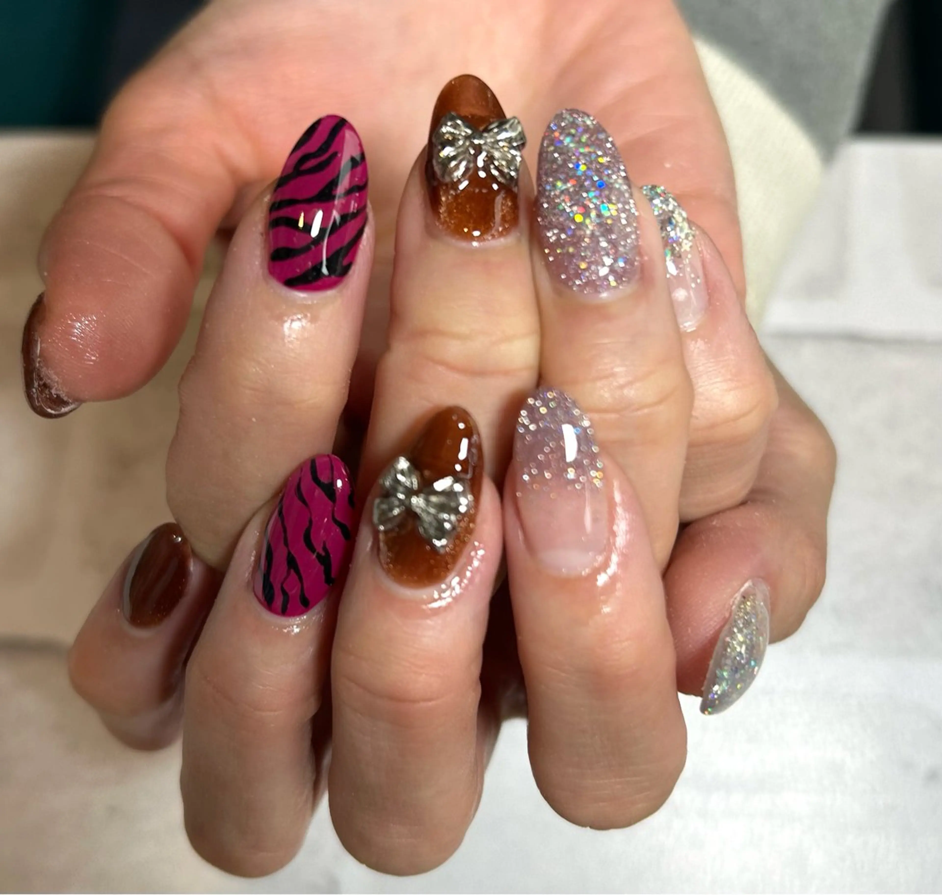 ミディアム ハンドネイル 2DY NAIL SALONのネイルデザイン