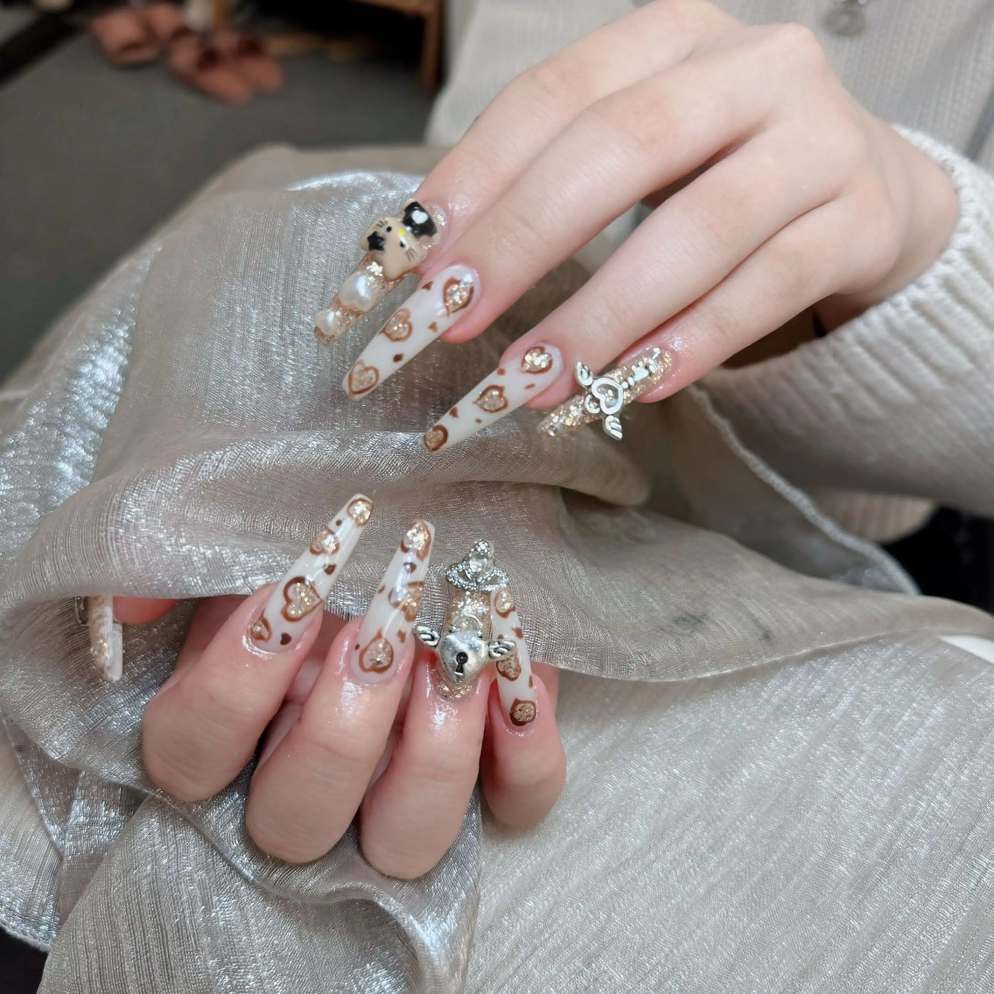 ネイル ジェルネイル 韓国ネイル マグネットネイル ネイルチップ 冬ネイル Lenie Nail Salonのネイルデザイン