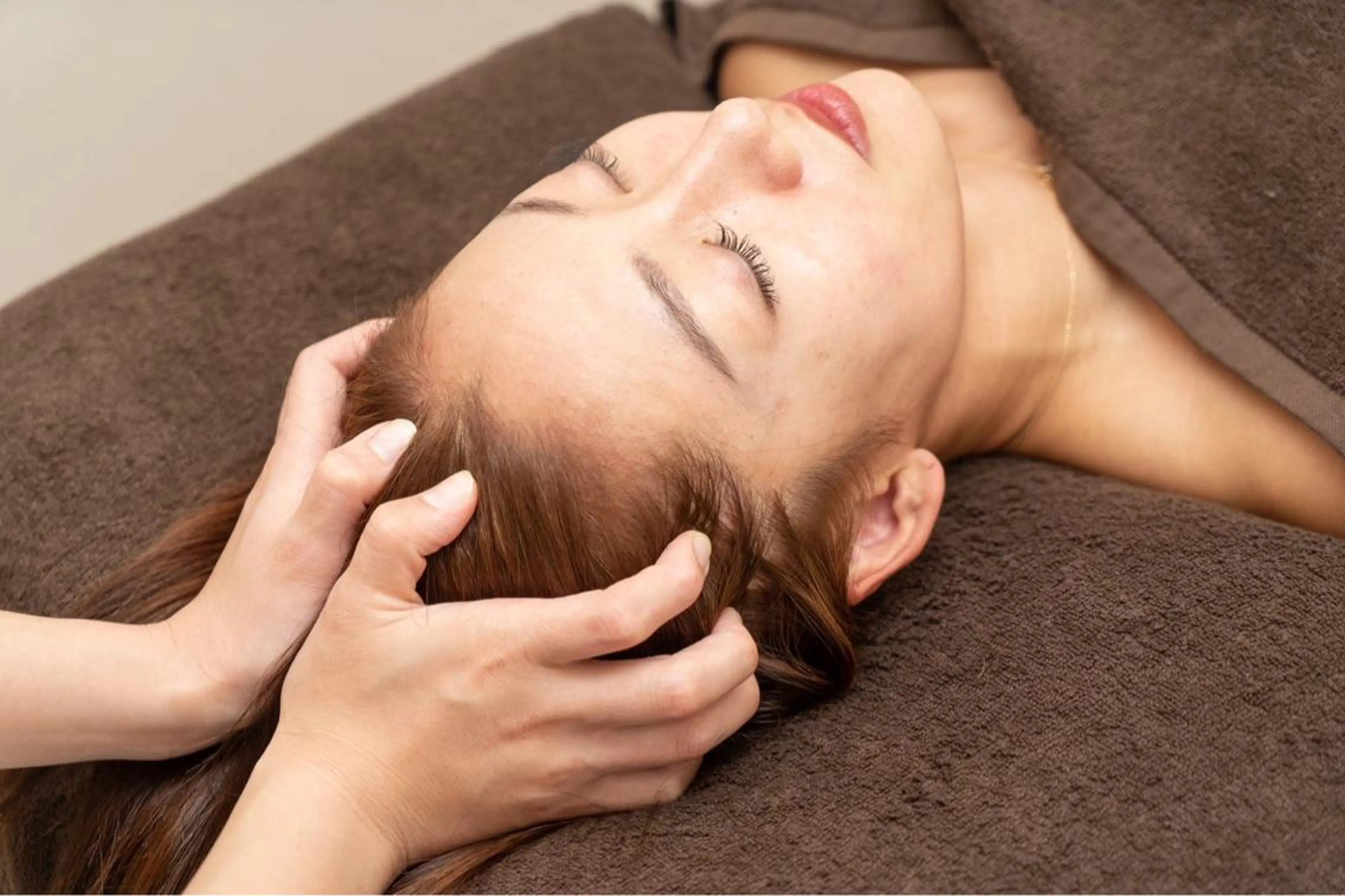 小顔・毛穴/ニキビ/ ハーブピーリング専門のエステ・リラクイメージ