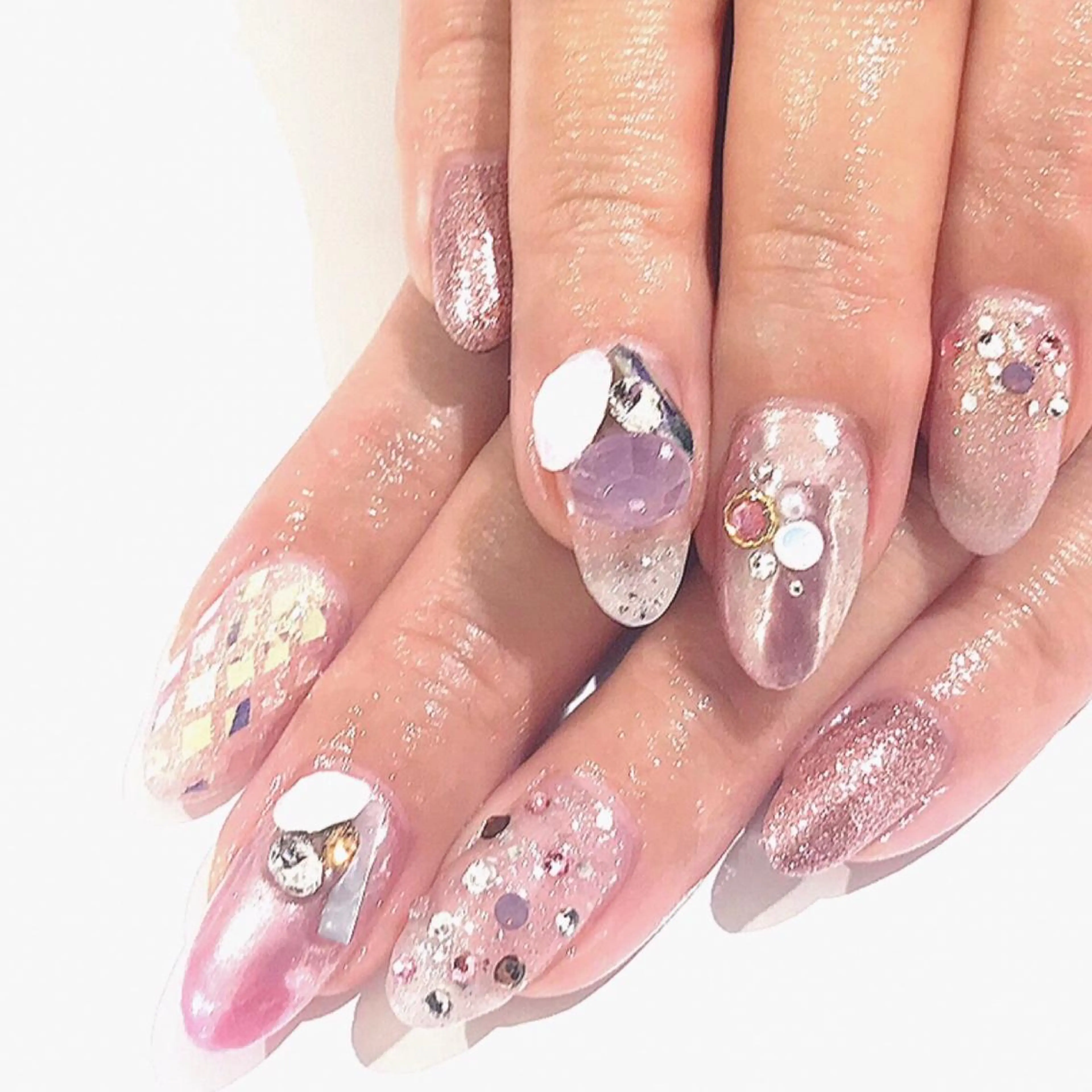 ネイル キラキラネイル ハンドネイル 4/2ご予約 ◎ 本田 知美ꯁꯧのネイルデザイン