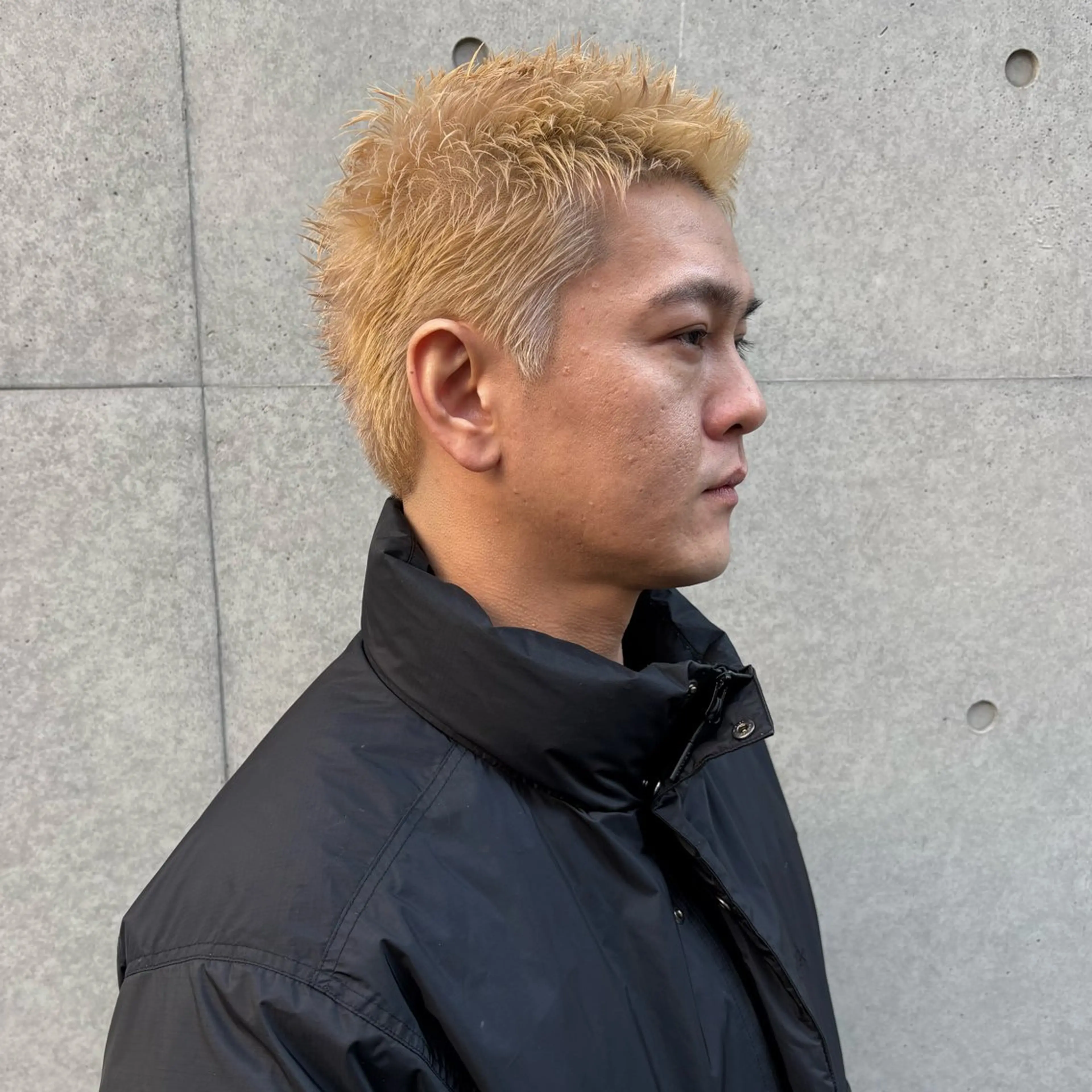 ショート カラー メンズ メンズブリーチ メンズハイトーン ブリーチ 抜きっぱなしブロンド 透明感カラー カット ヘアカラー 🌊メンズ特化🌊 ハイトーン/るきのヘアスタイル