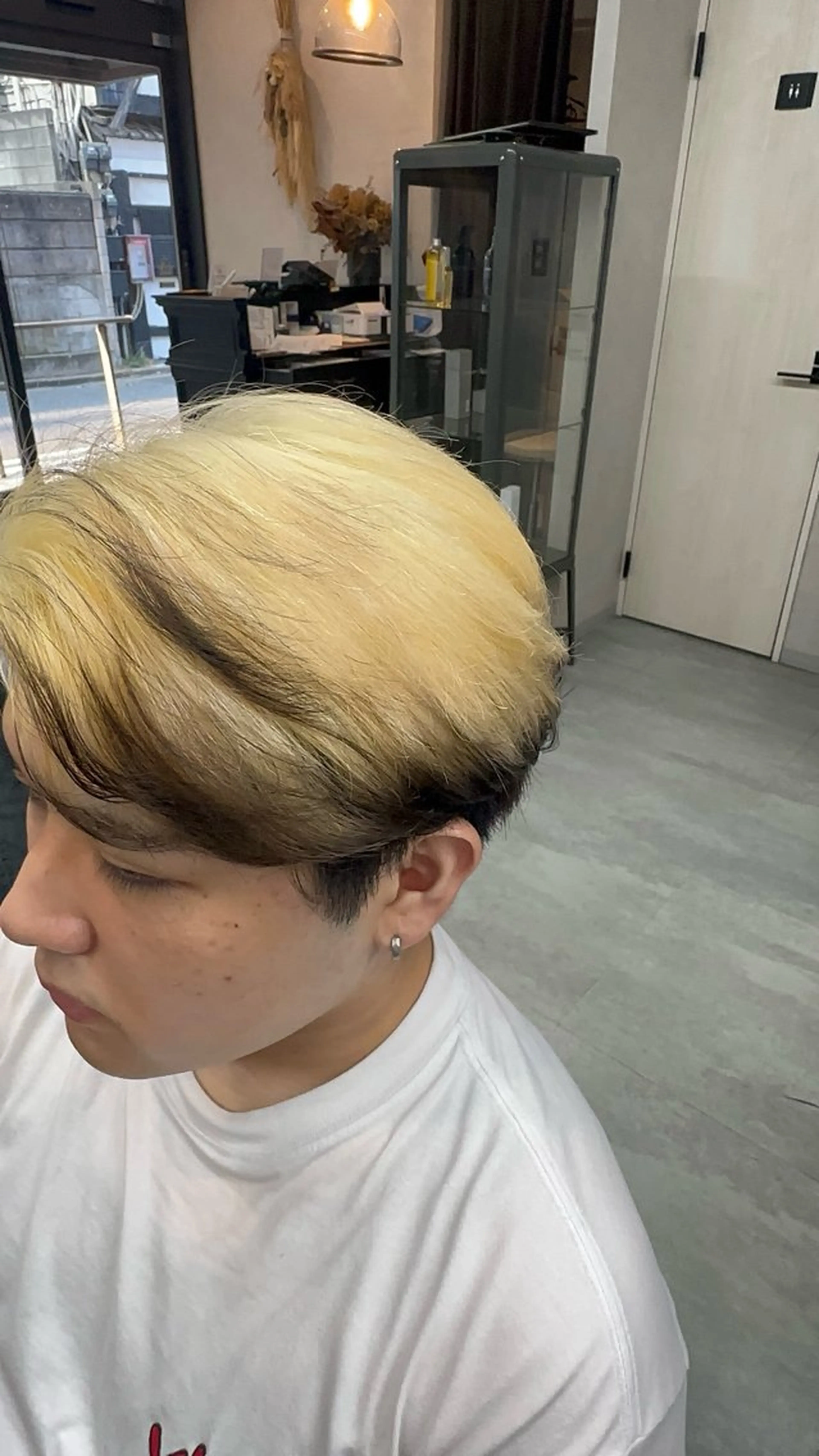 ショート ヘアカラー 中川 舞のヘアスタイル