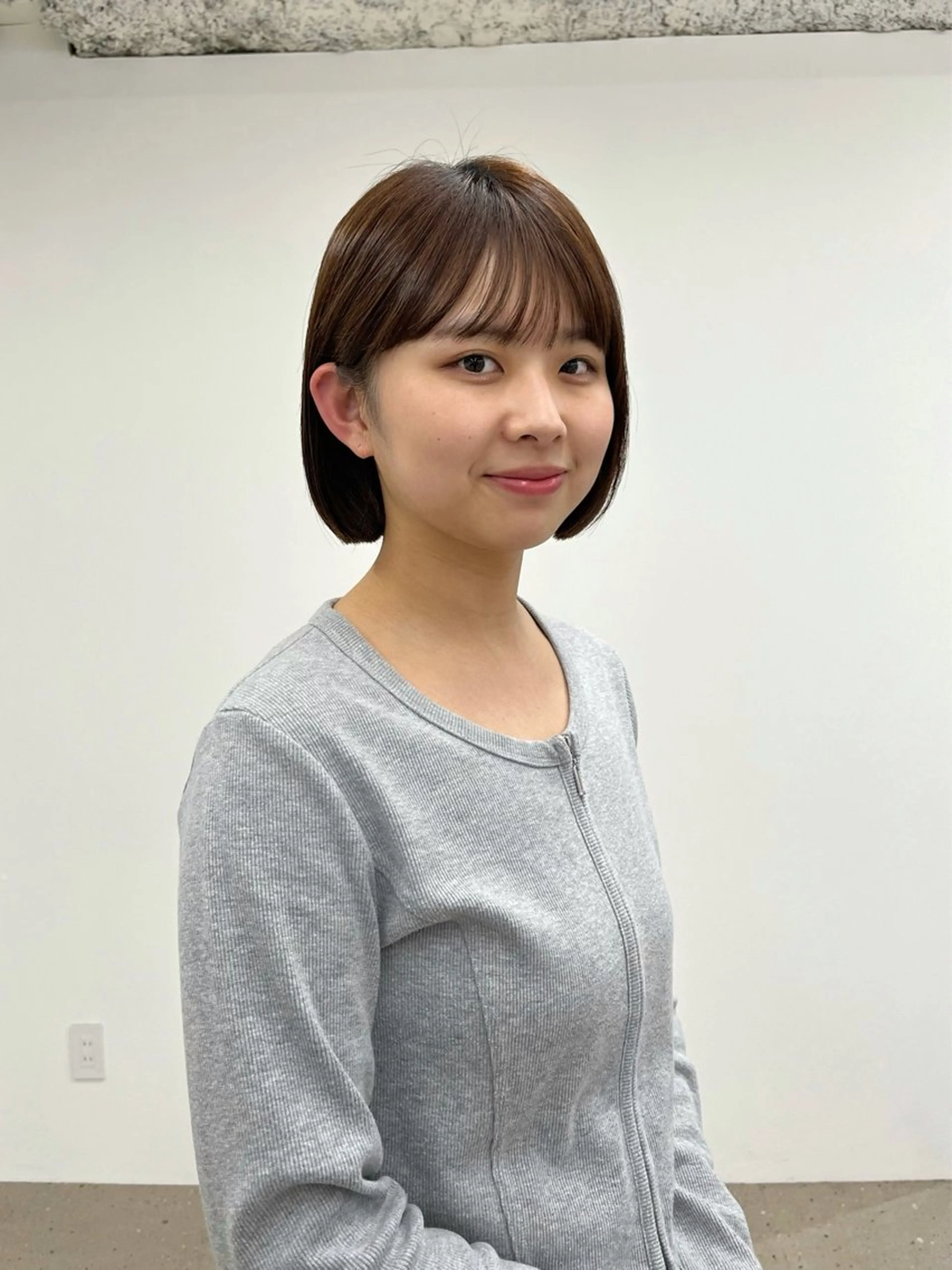 ミディアム カラー ミディアムパーマ ブリーチ 透明感カラー ダブルカラー ハイライトカラー 小顔カット/ 透明感カラー/阪本桃のヘアスタイル