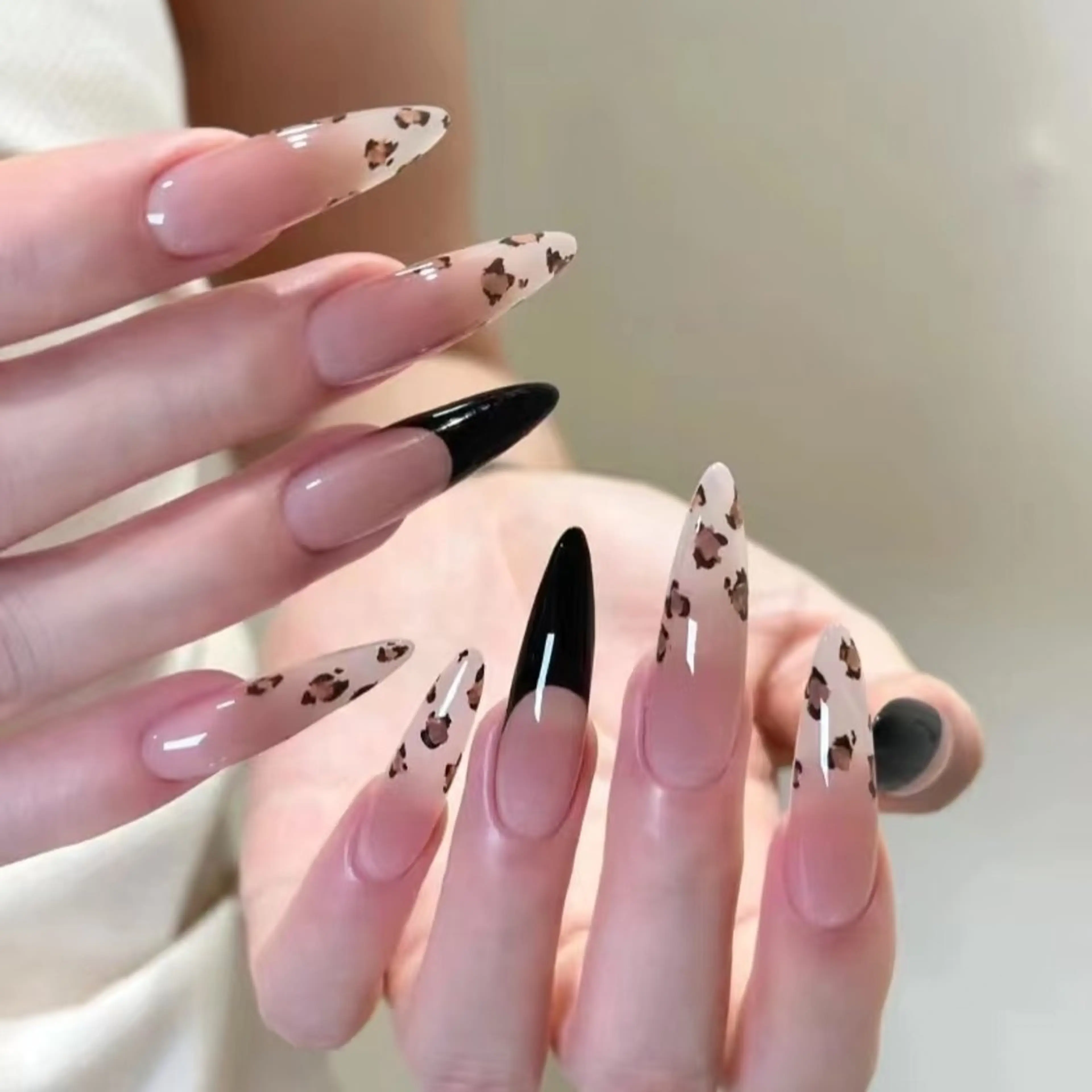 チップ長さ出し10本&アートし放題(パーツ込み)★180分間の写真