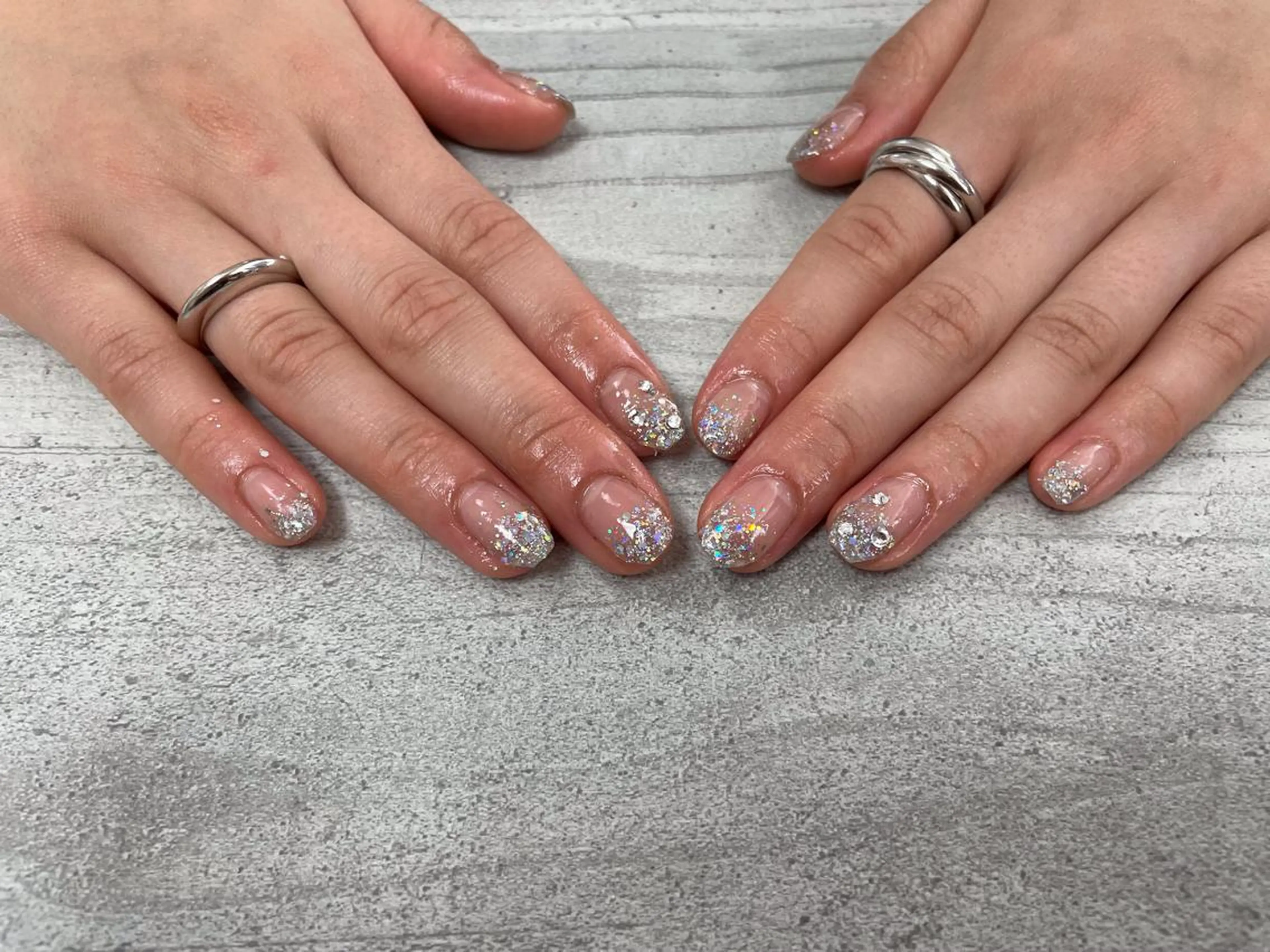 ネイル ストーンネイル mogunail &blowのネイルデザイン