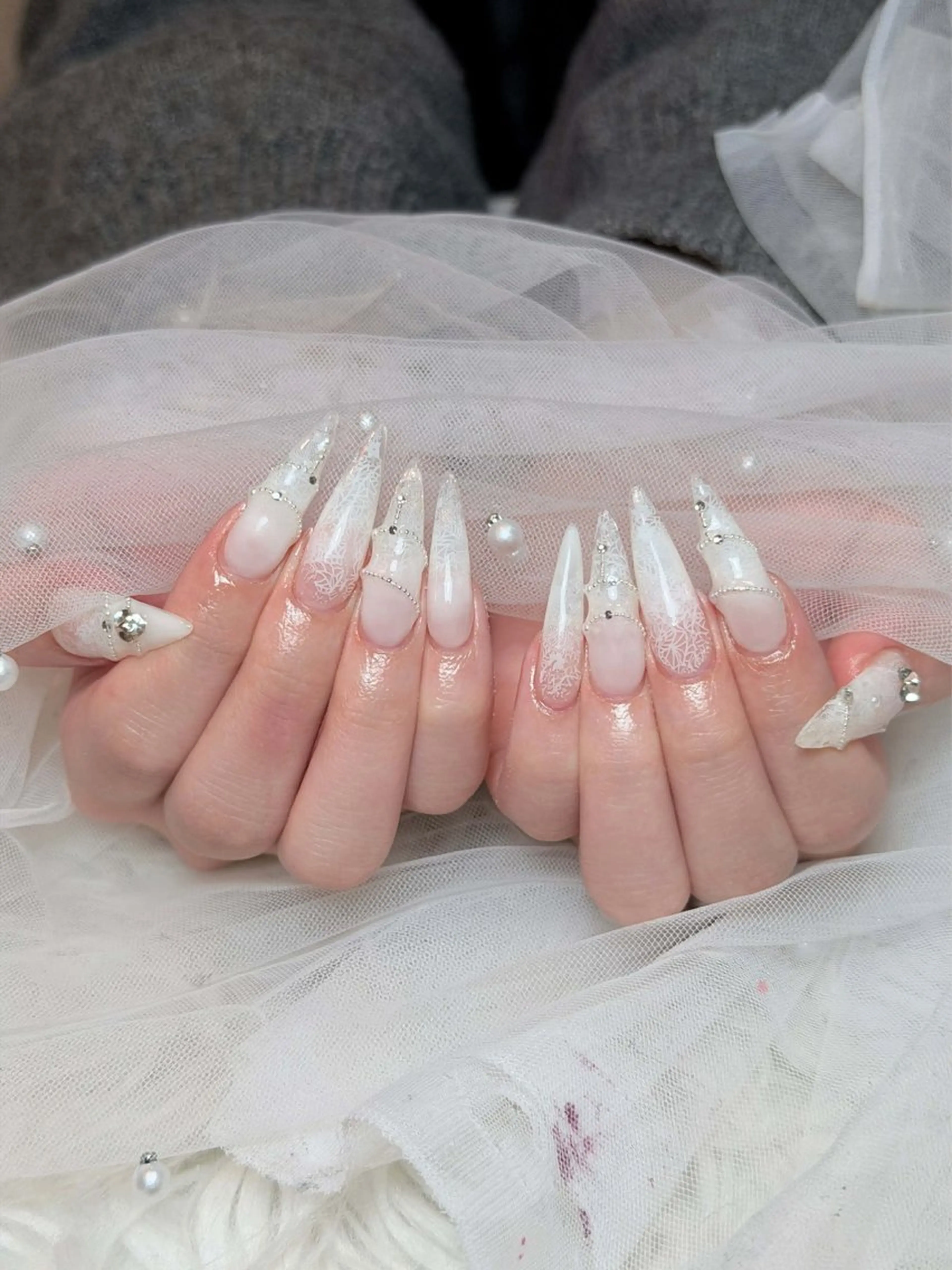 ネイル チークネイル ドット フレンチネイル グラデーション ハート ハンドネイル Julli NailStudioのネイルデザイン