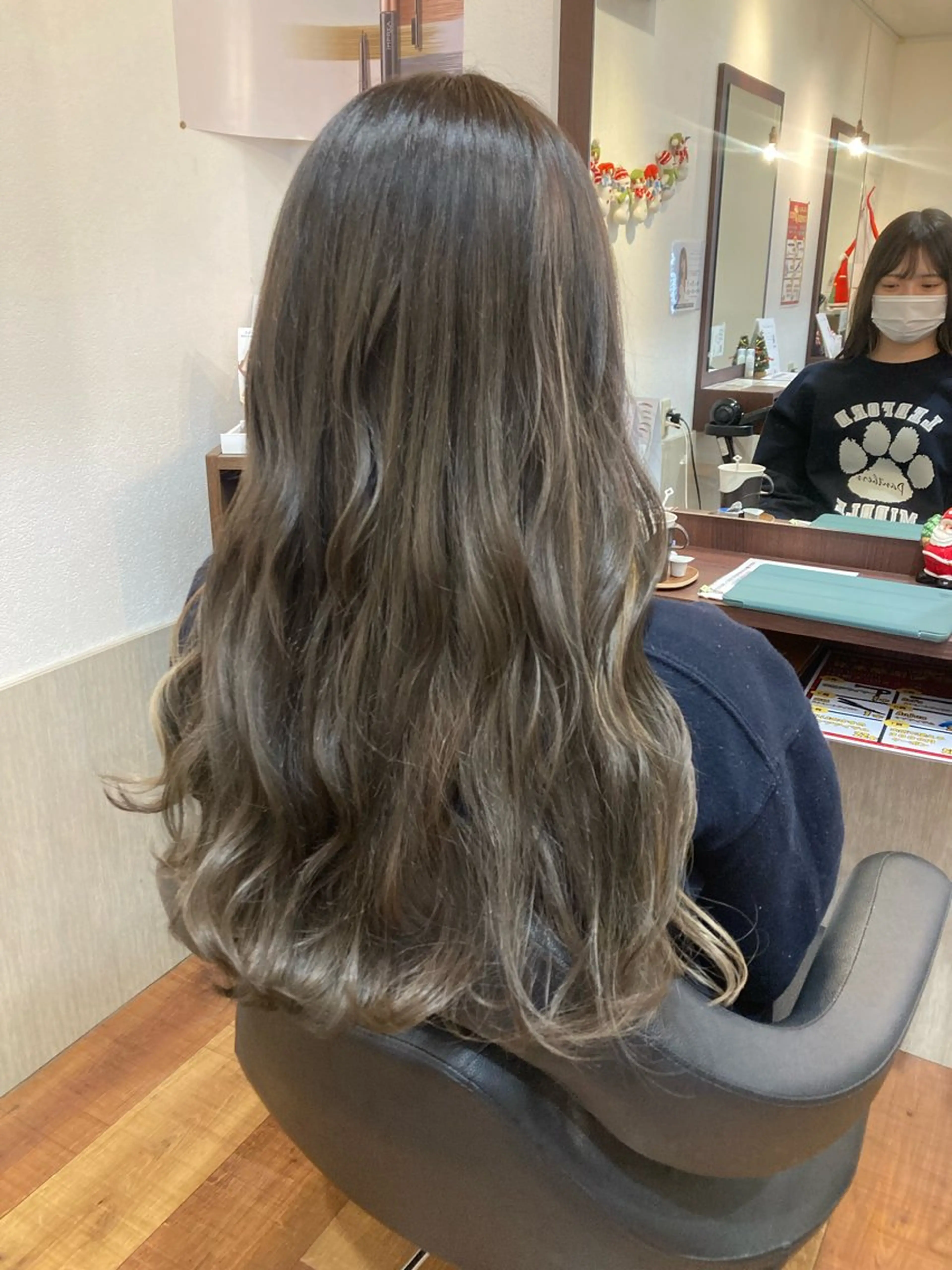 ロング 赤み消しオリーブ特化 柔らか縮毛矯正🌷辻のヘアスタイル