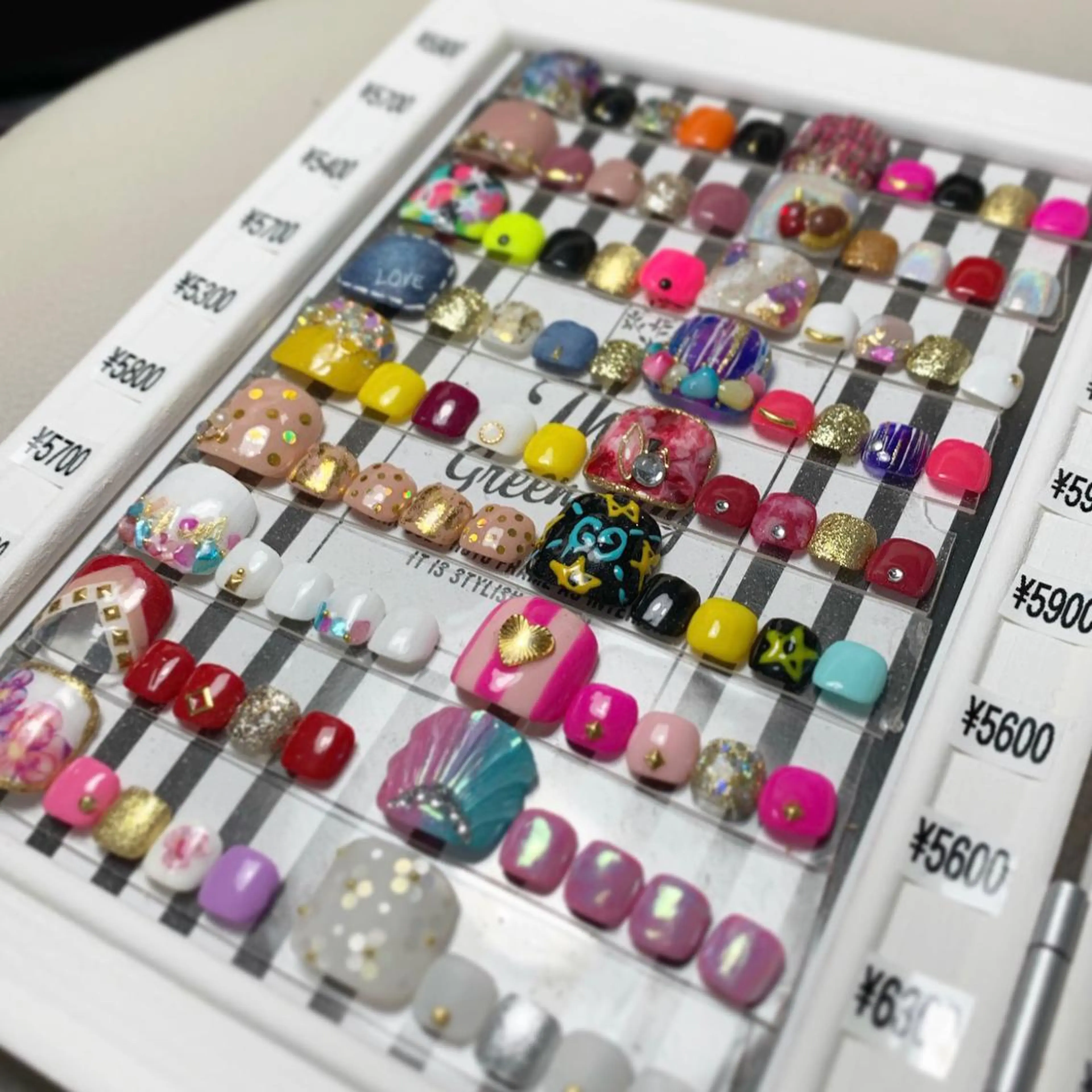 ネイル S. JEWELのネイルデザイン