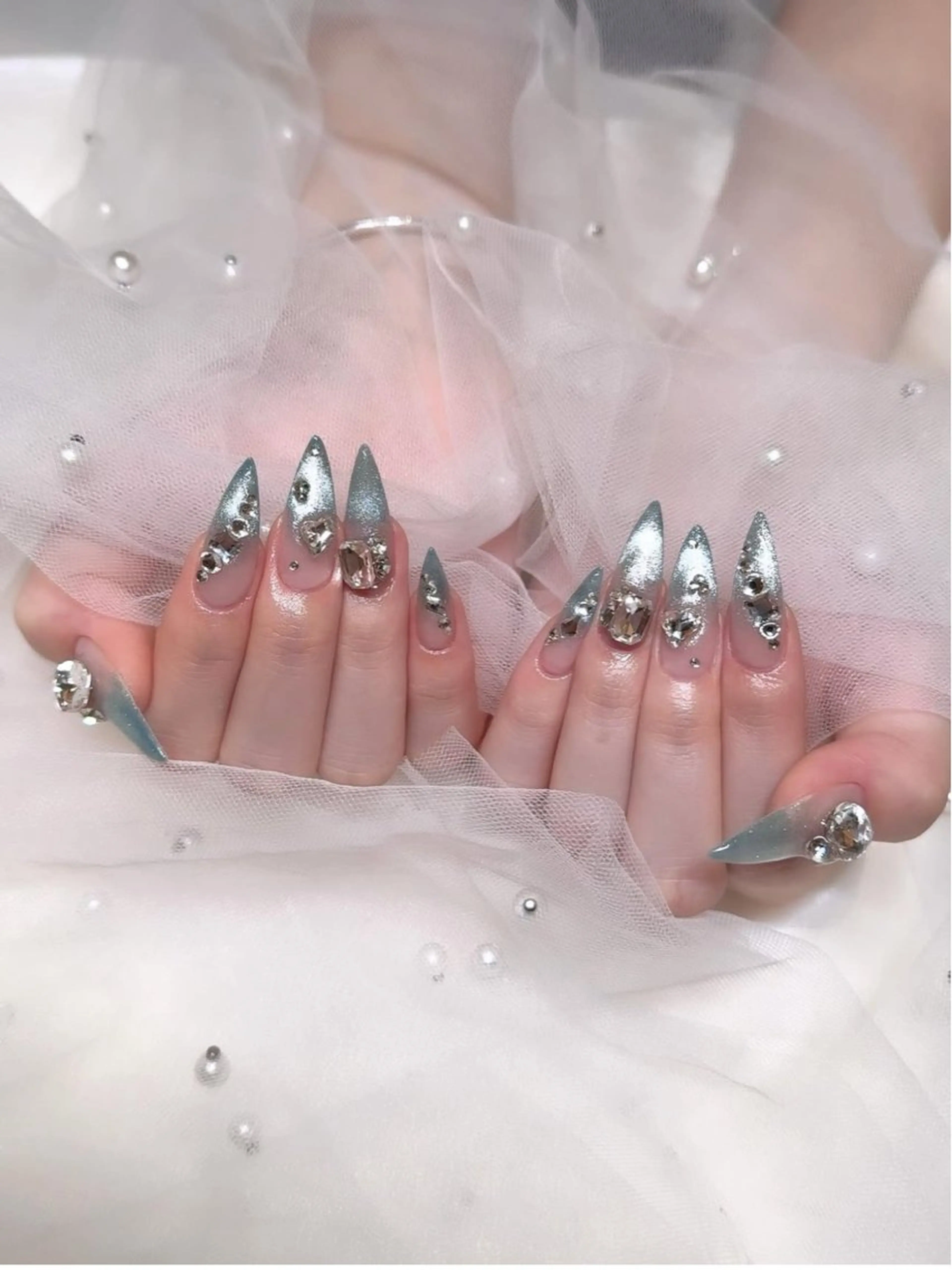 ネイル アニマル柄 オーロラネイル チークネイル フラッシュネイル ジェルネイル Lunaa 池袋のネイルデザイン