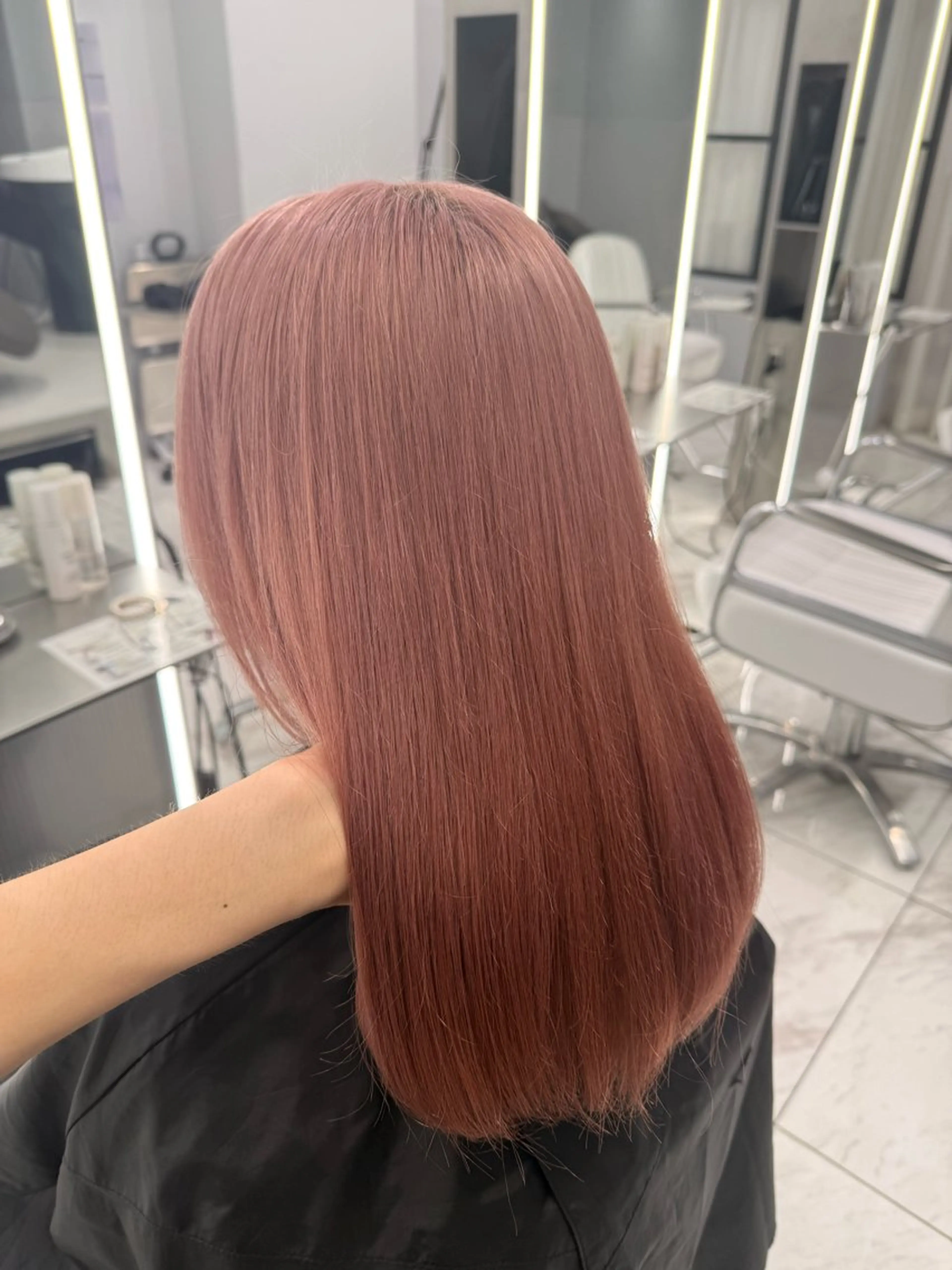 ロング カラー カット ヘアカラー トリートメント ハイトーンレイヤー 顔まわりSOTAのヘアスタイル