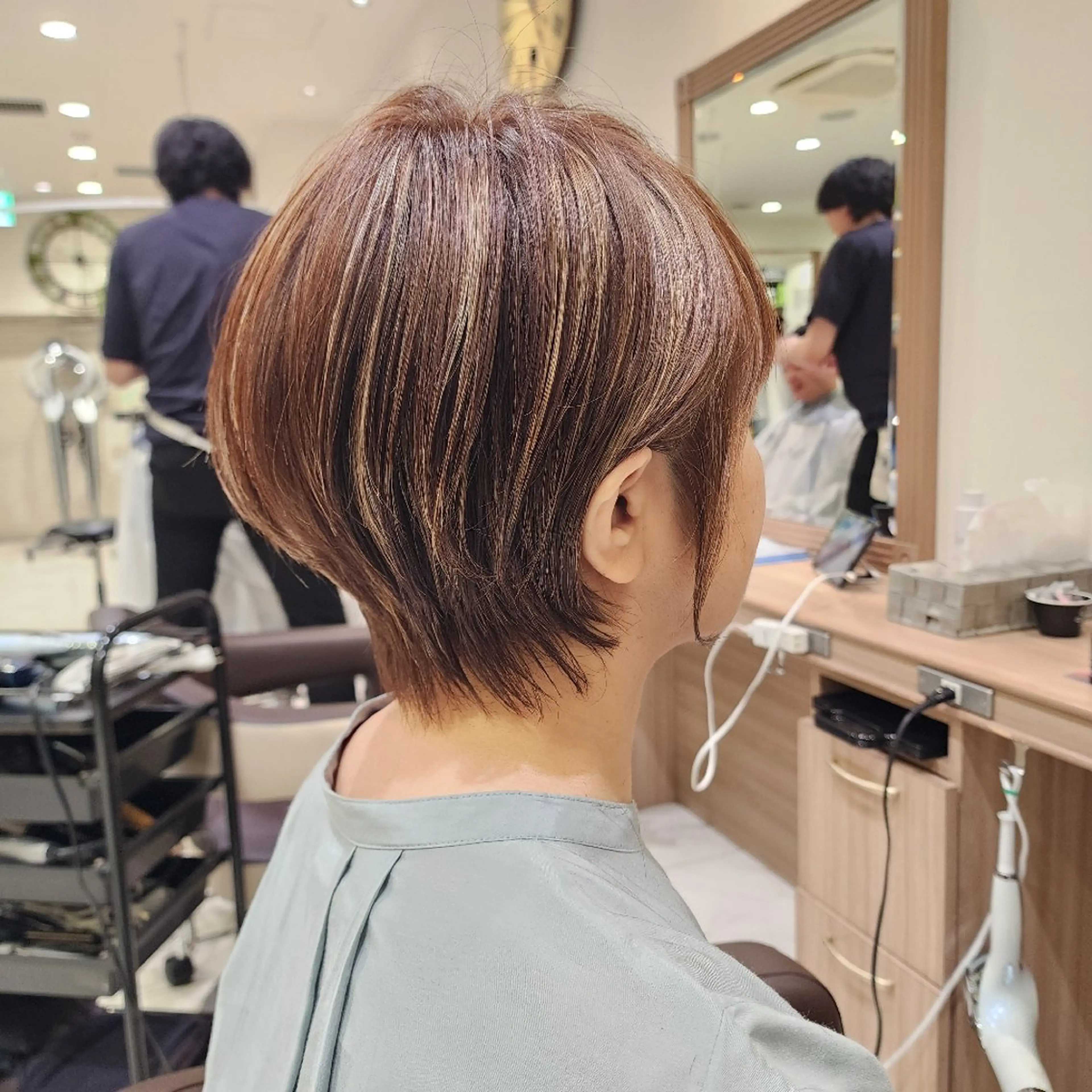 ショート カラー ベージュカラー ブリーチ ケアブリーチ ハイライトカラー ハイライト 中村 和貴 ＜Ash津田沼＞のヘアスタイル