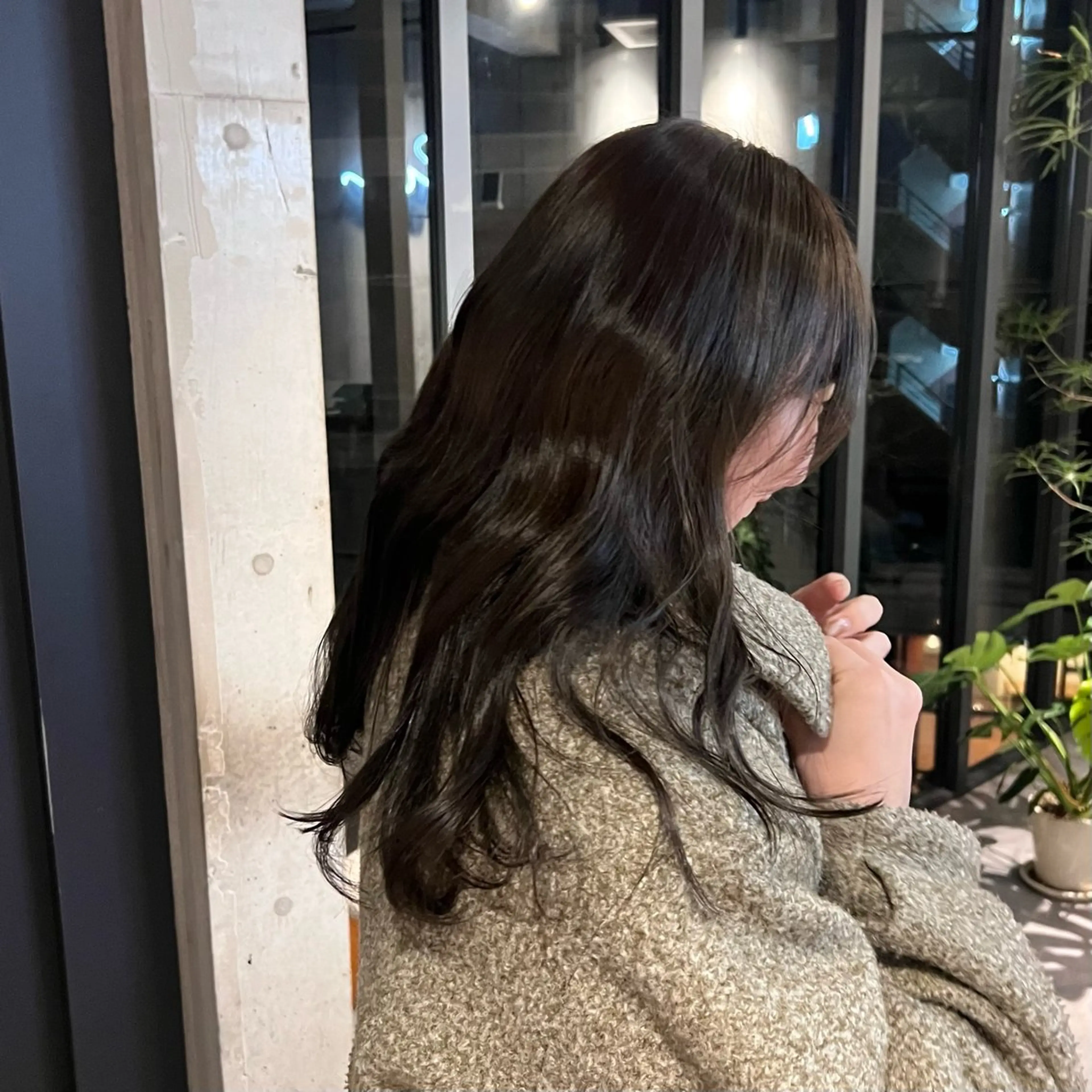 セミロング カラー グレージュ オリーブグレージュ オリーブグレー yuri/中目黒 /レイヤー/ボブのヘアスタイル