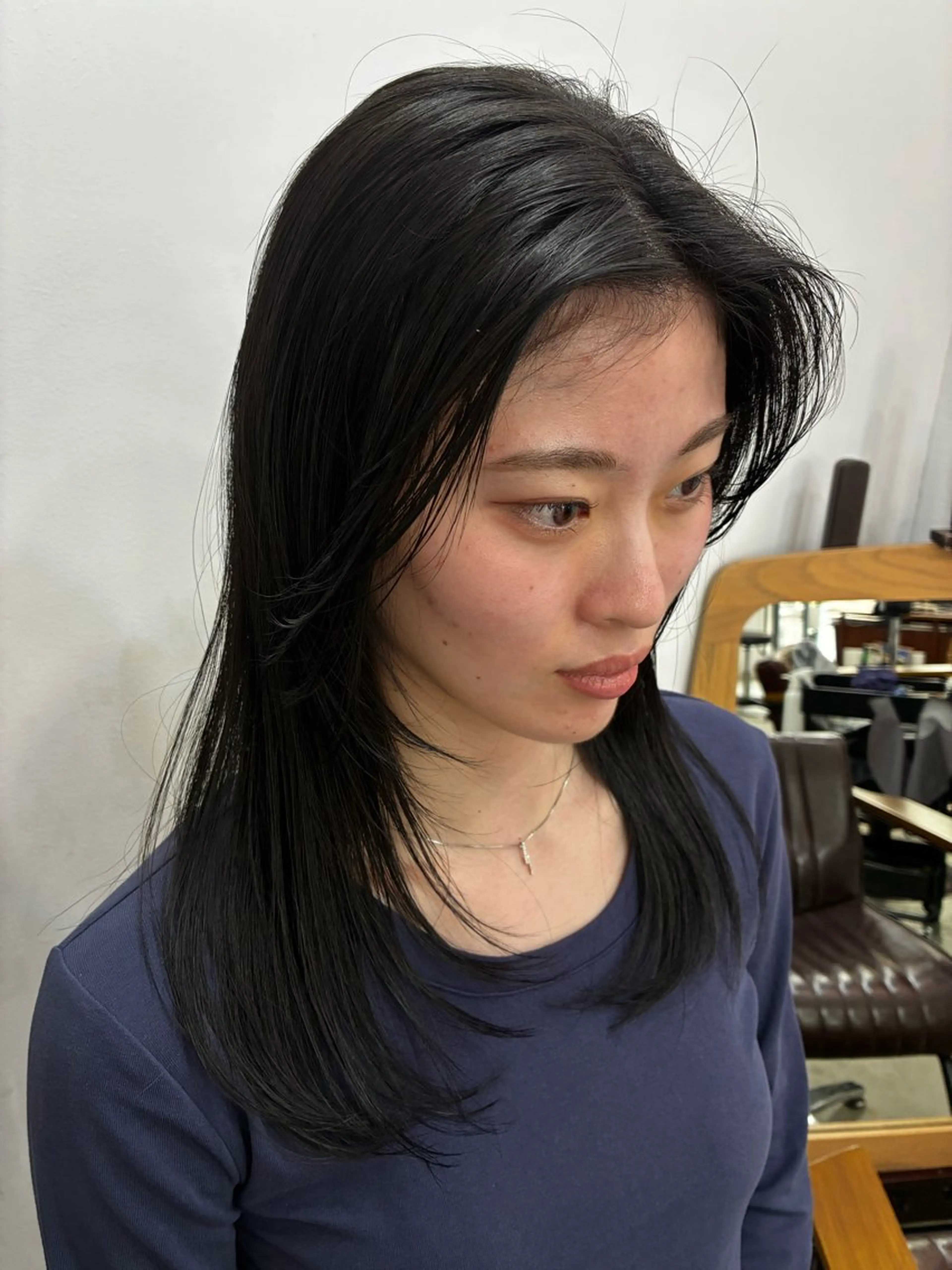 セミロング 佐藤 芽衣のヘアスタイル