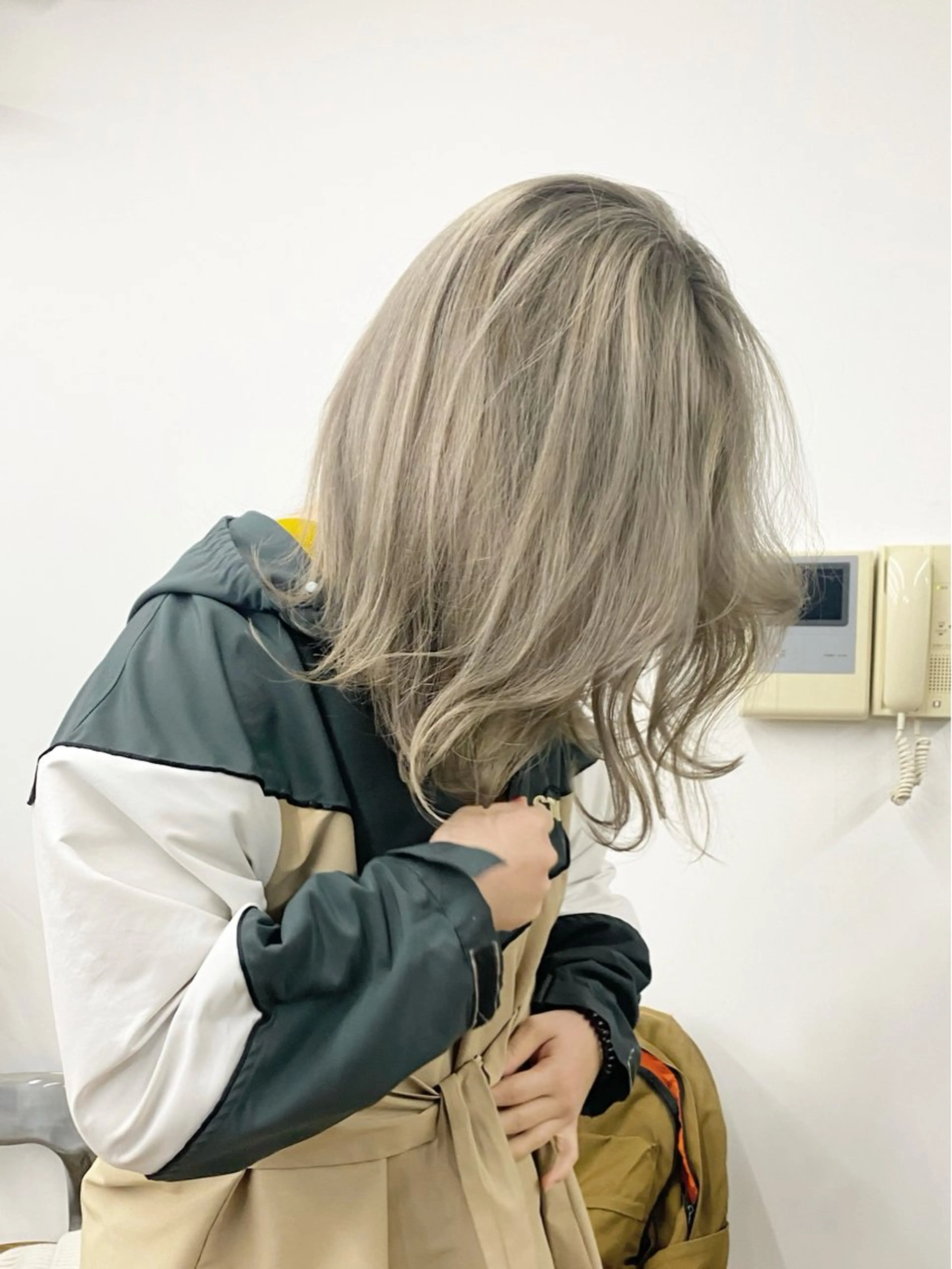 セミロング カラー カット ヘアカラー トリートメント 韓国風×透明感カラー 髪質改善オタベシンヤのヘアスタイル