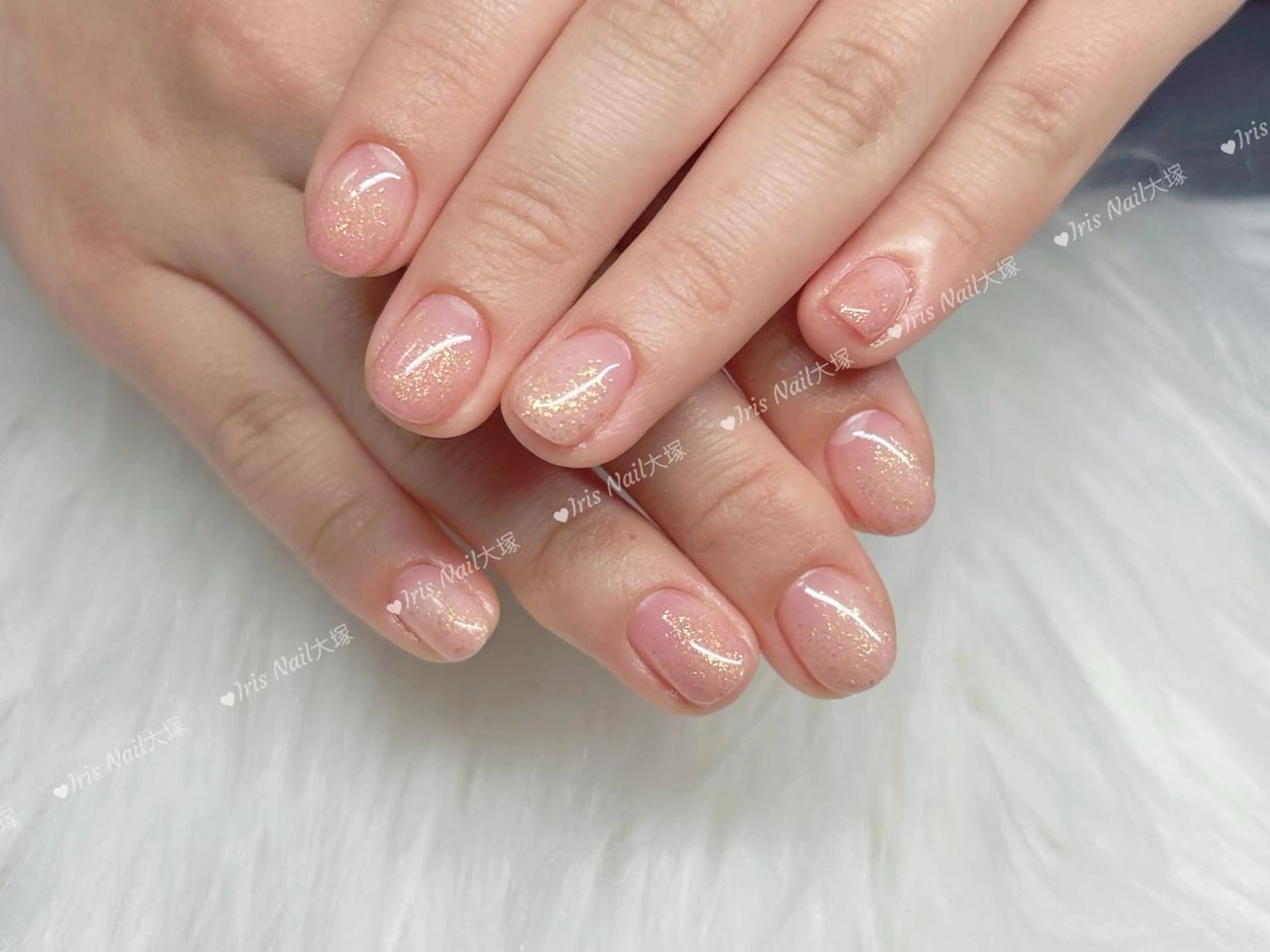 ネイル グラデーション キラキラネイル ラメ(グリッター) ラメグラデーション ワンカラーネイル ハンドネイル 💕藤江 月🌸🍒のネイルデザイン