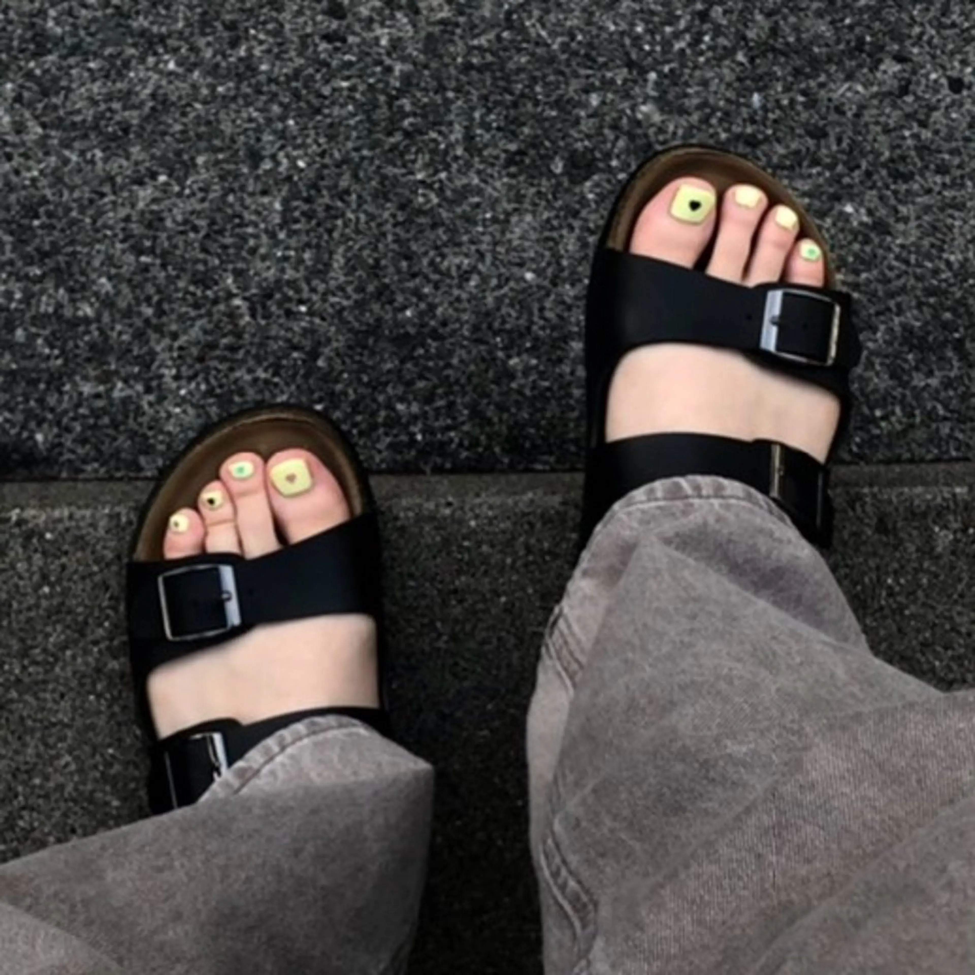 ネイル フットネイル ジェルネイル パラジェル シンプルネイル フットネイル Huea所属・パラジェル / マグネット/AYAのネイルデザイン