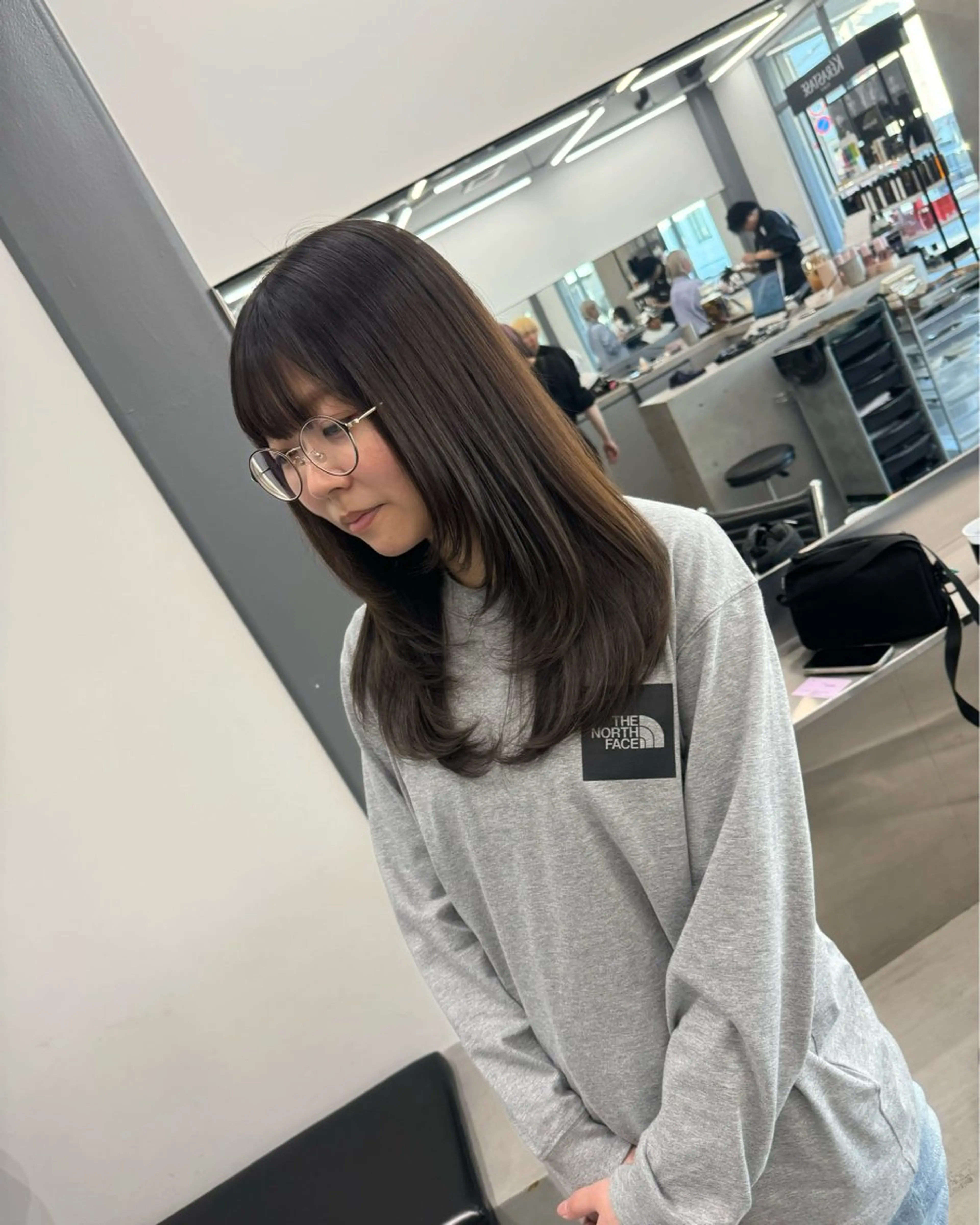 セミロング カット 髪質改善🫧透明感 🤍Kurahaのヘアスタイル