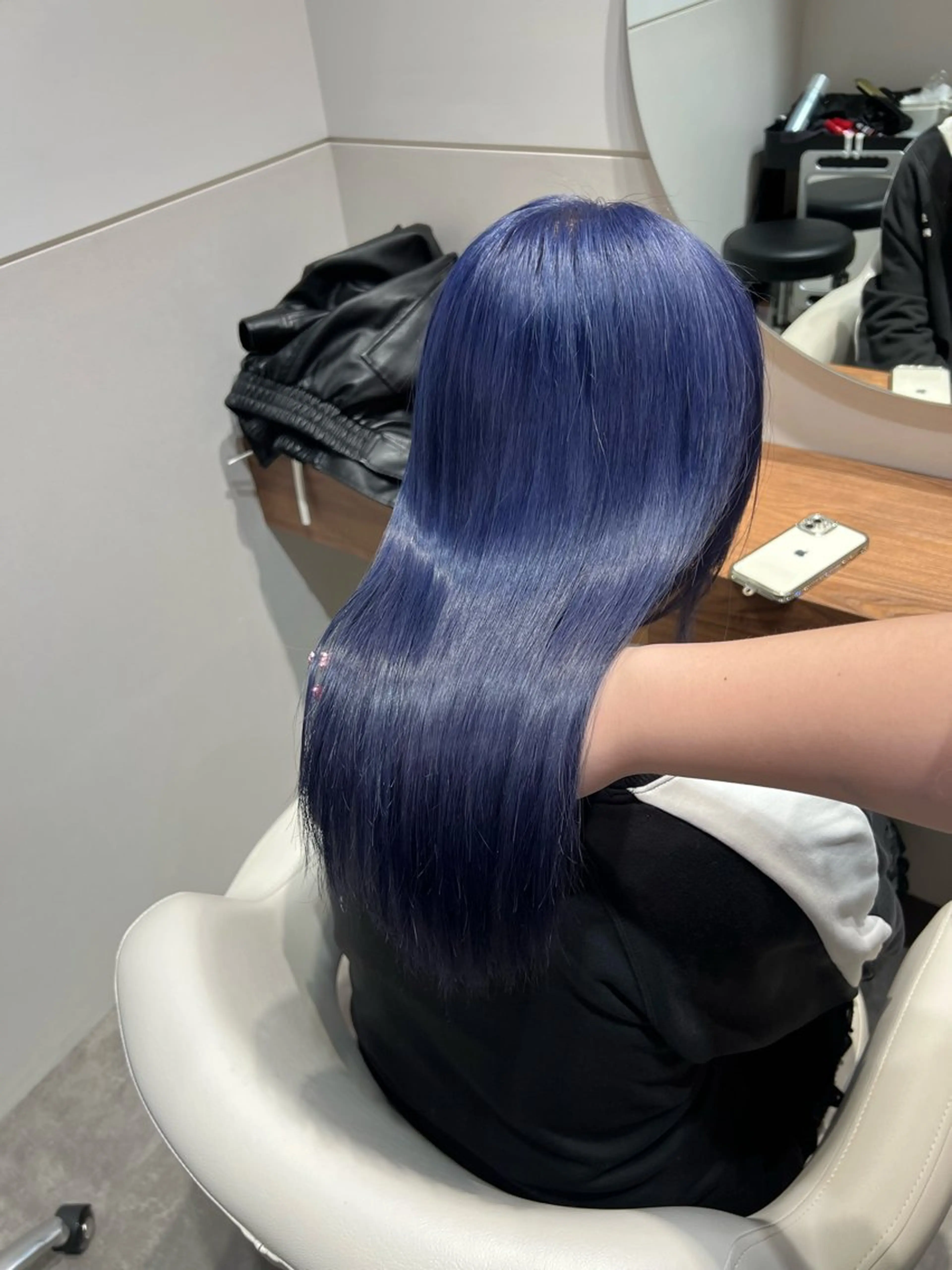 セミロング カラー ブリーチ ブルーカラー ブルーパープル パープルカラー オタク特化美容師💟 チバコナツのヘアスタイル