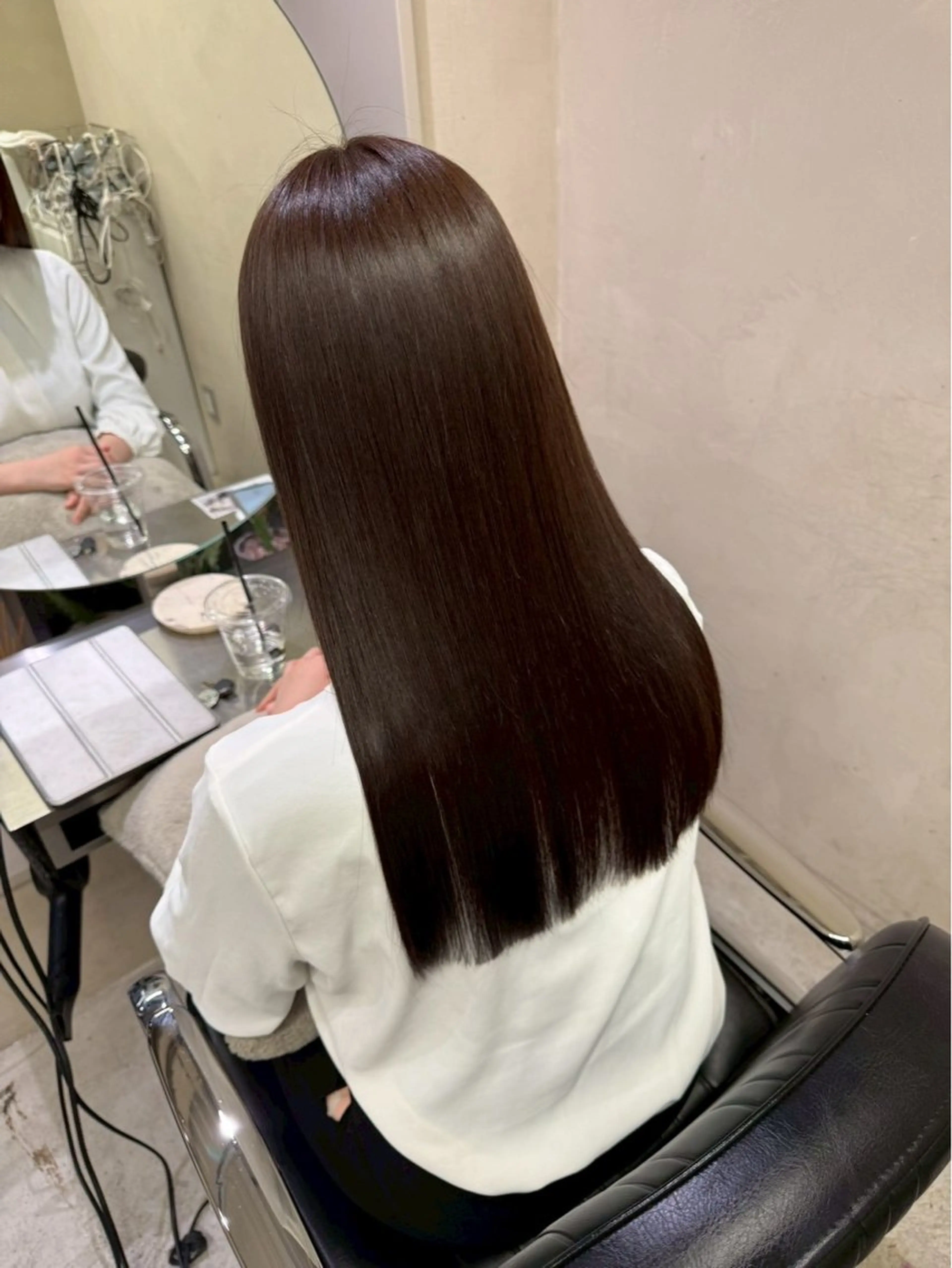 カラー 東郷 愛々のヘアスタイル