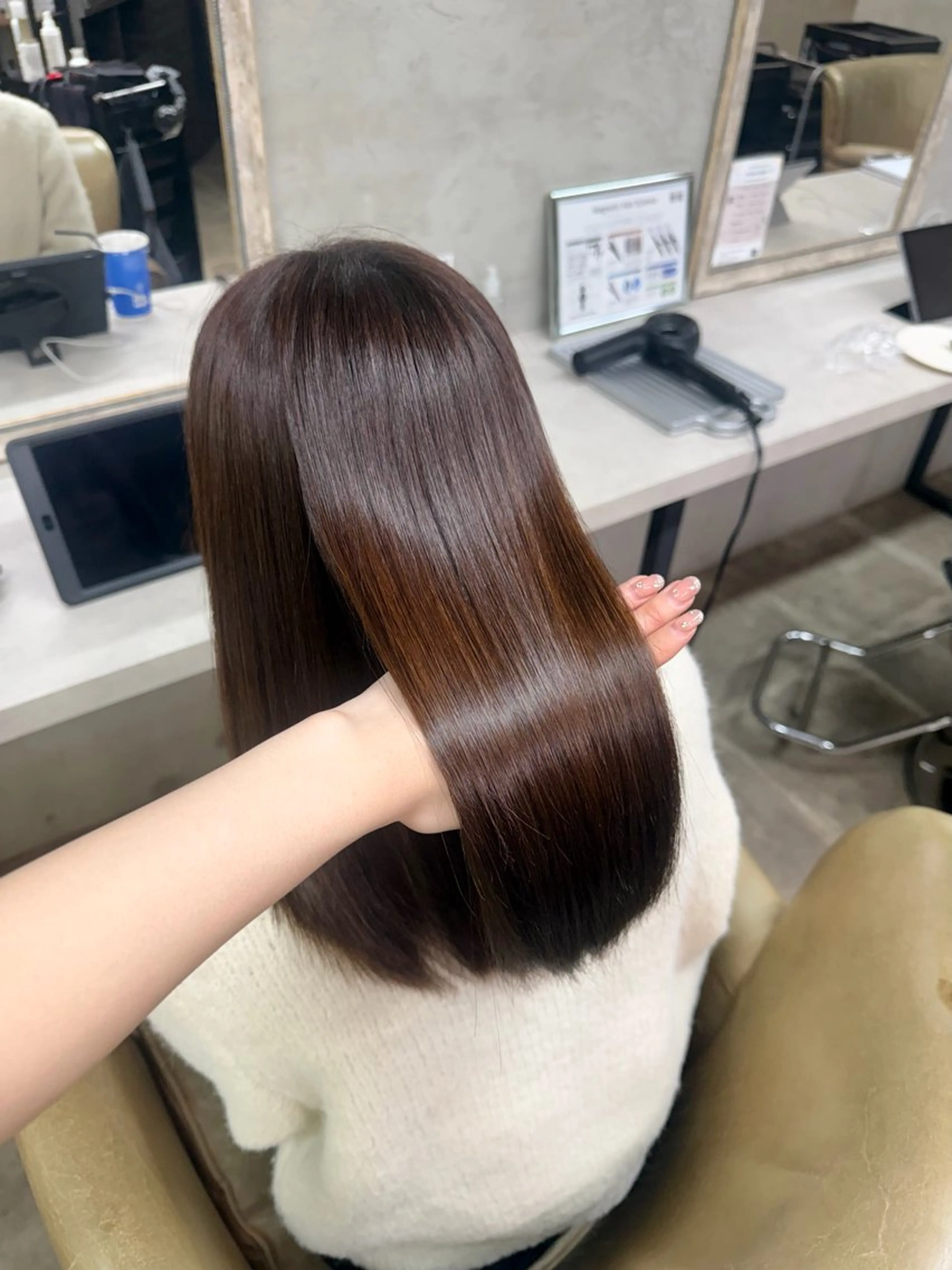 セミロング カラー Blast hiyoriのヘアスタイル
