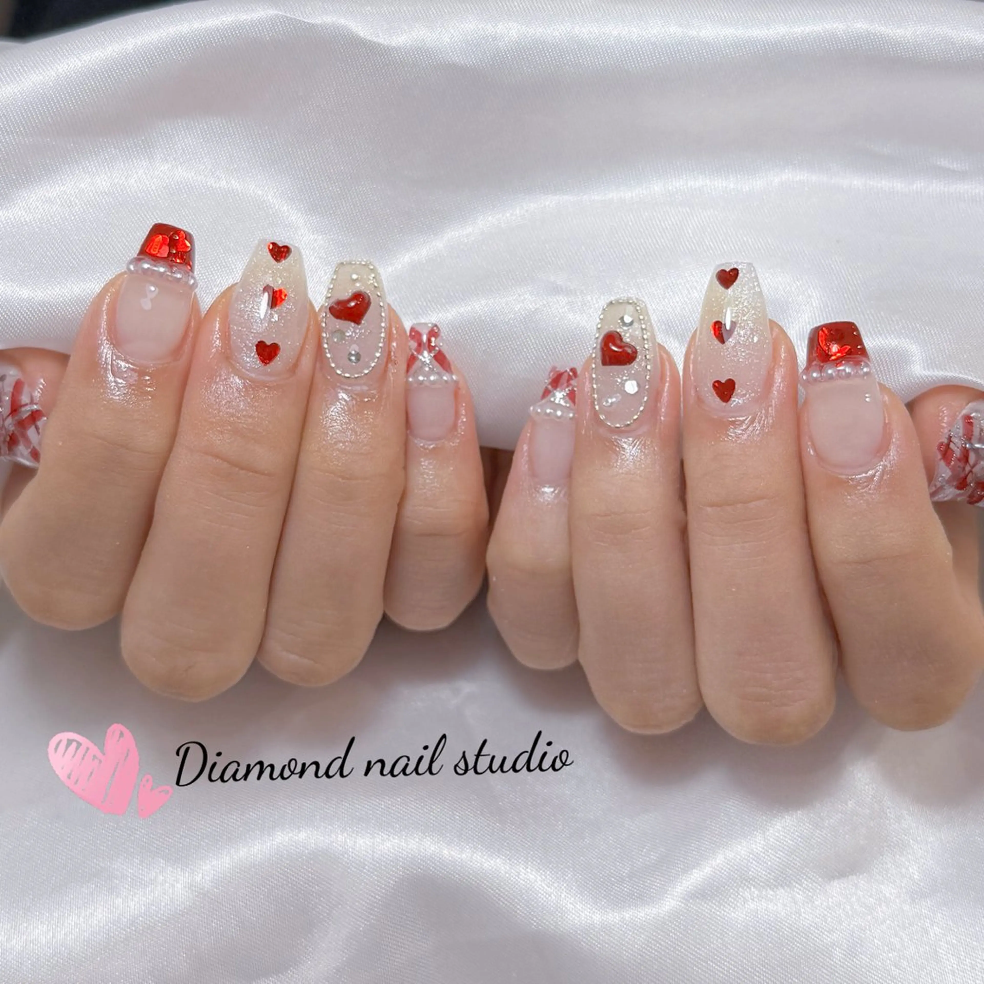 ネイル アートネイル オーロラネイル ガーリー キラキラネイル 韓国ネイル ハンドネイル ハンドケア Asher-Yuki 🍁のネイルデザイン