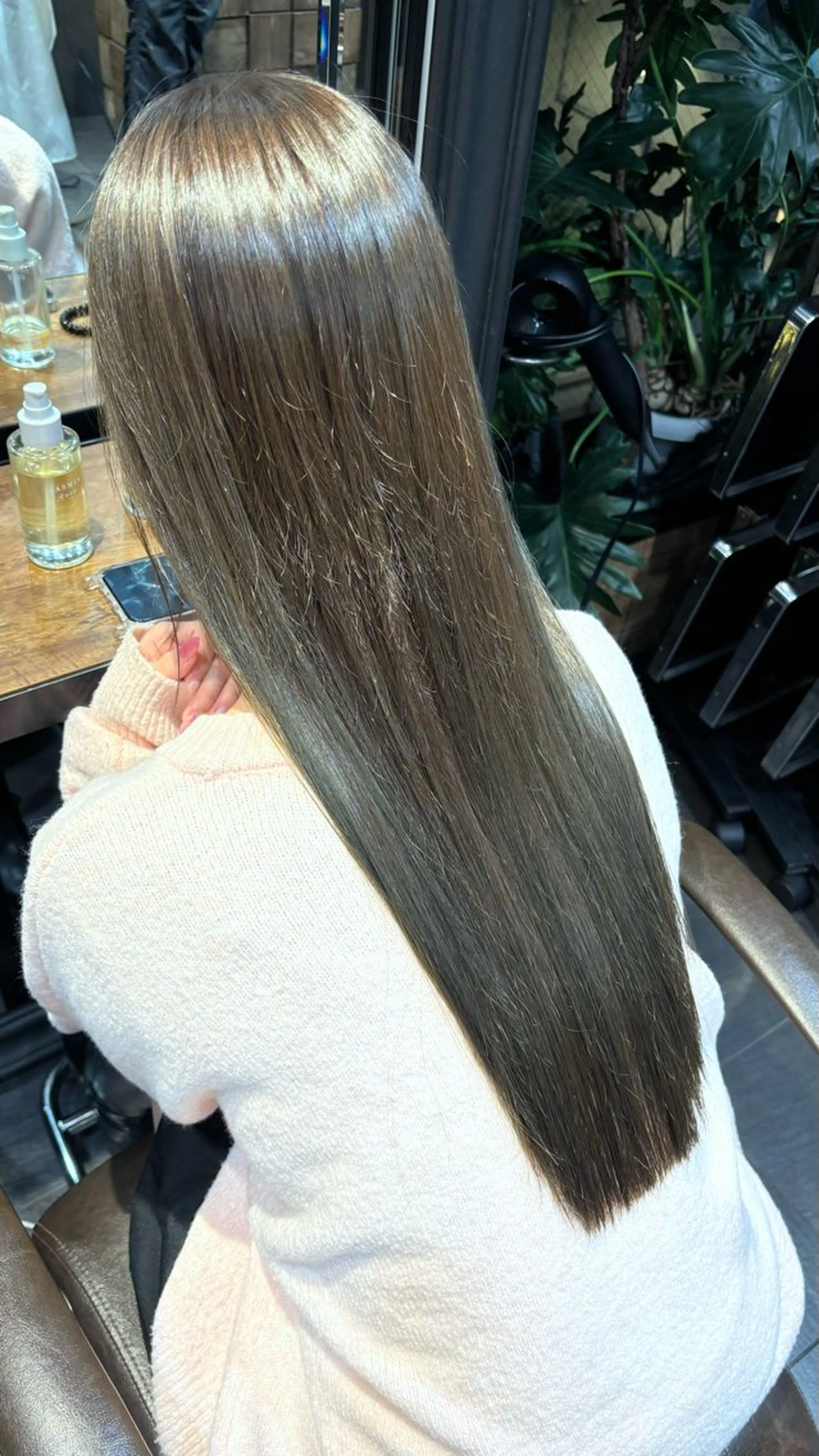 ロング カラー ベージュカラー ブラウンカラー オリーブベージュ MINX 井上 ヨウ 艶髪カラー/レイヤーのヘアスタイル