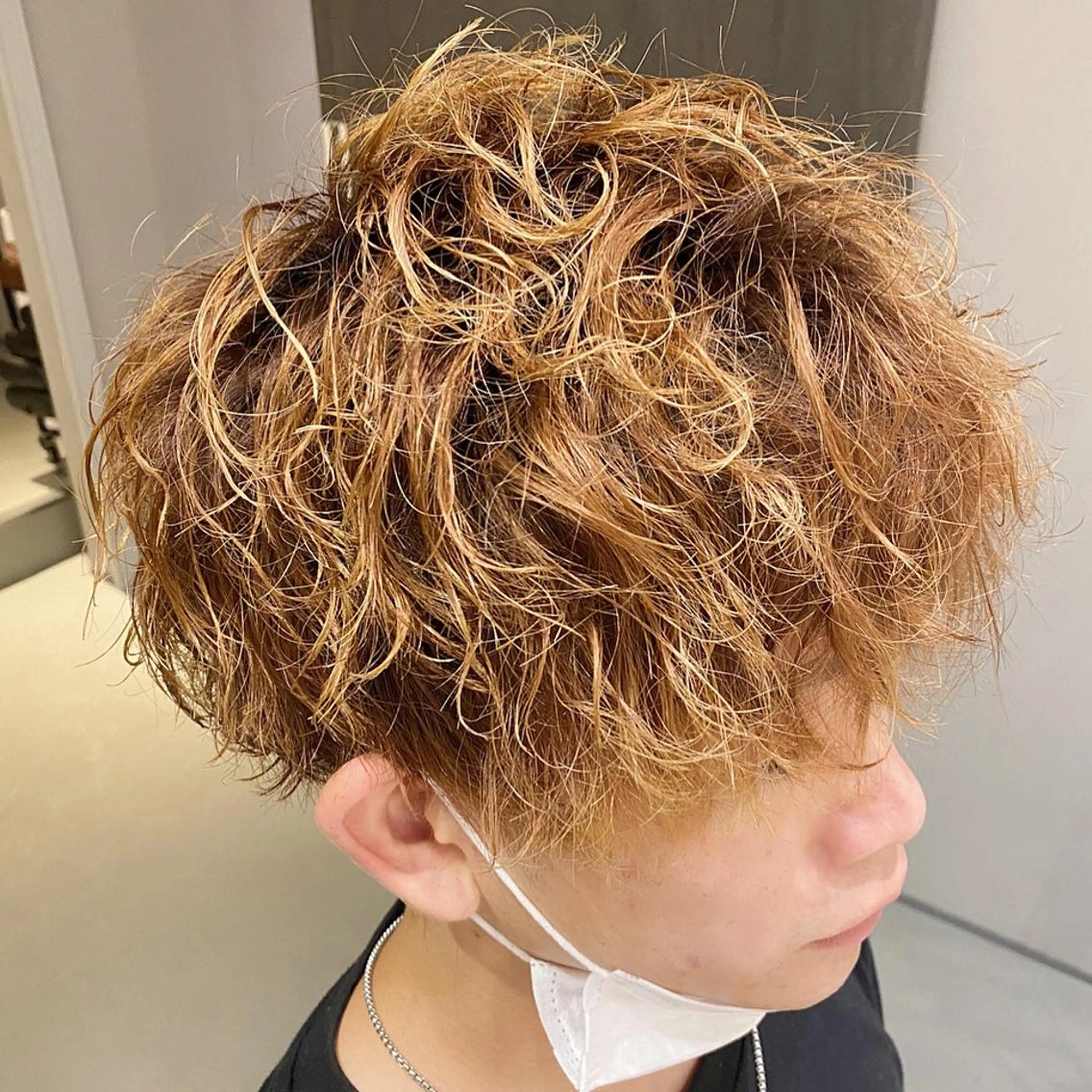 ショート パーマ メンズ メンズブリーチ メンズパーマ 梅田茶屋町メンズ 専門美容師 山元一平のヘアスタイル