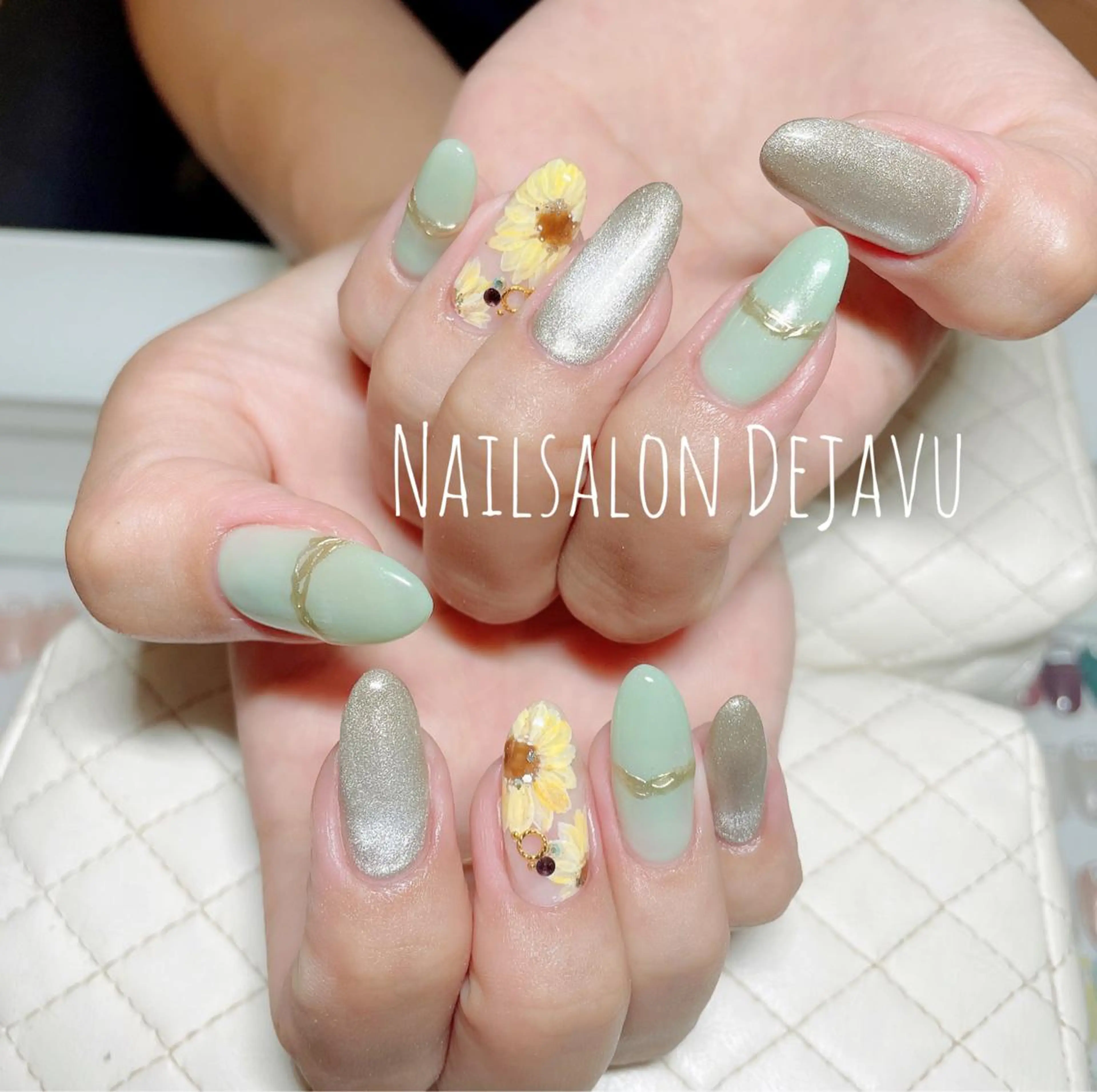 ネイル アートネイル グリーン ラメ(グリッター) マグネットネイル 持ち込み Nail salon Dejavu 🌿のネイルデザイン