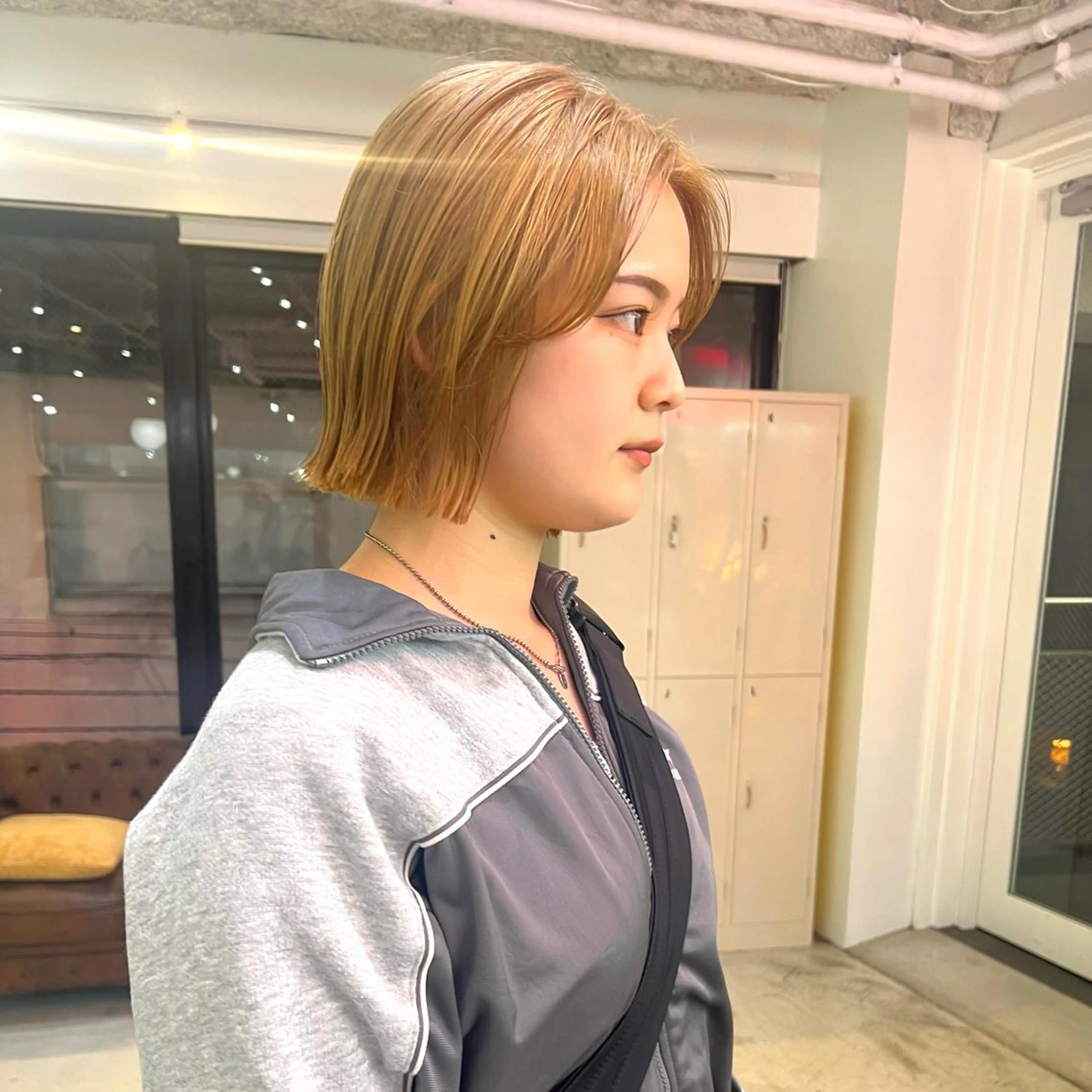 ショート カラー パーマ ヘアアレンジ メンズ キッズ ネイル マツエク・マツパ アイブロウ 🧨ブリーチー×ボブ レイヤー💎じゅえるのヘアスタイル