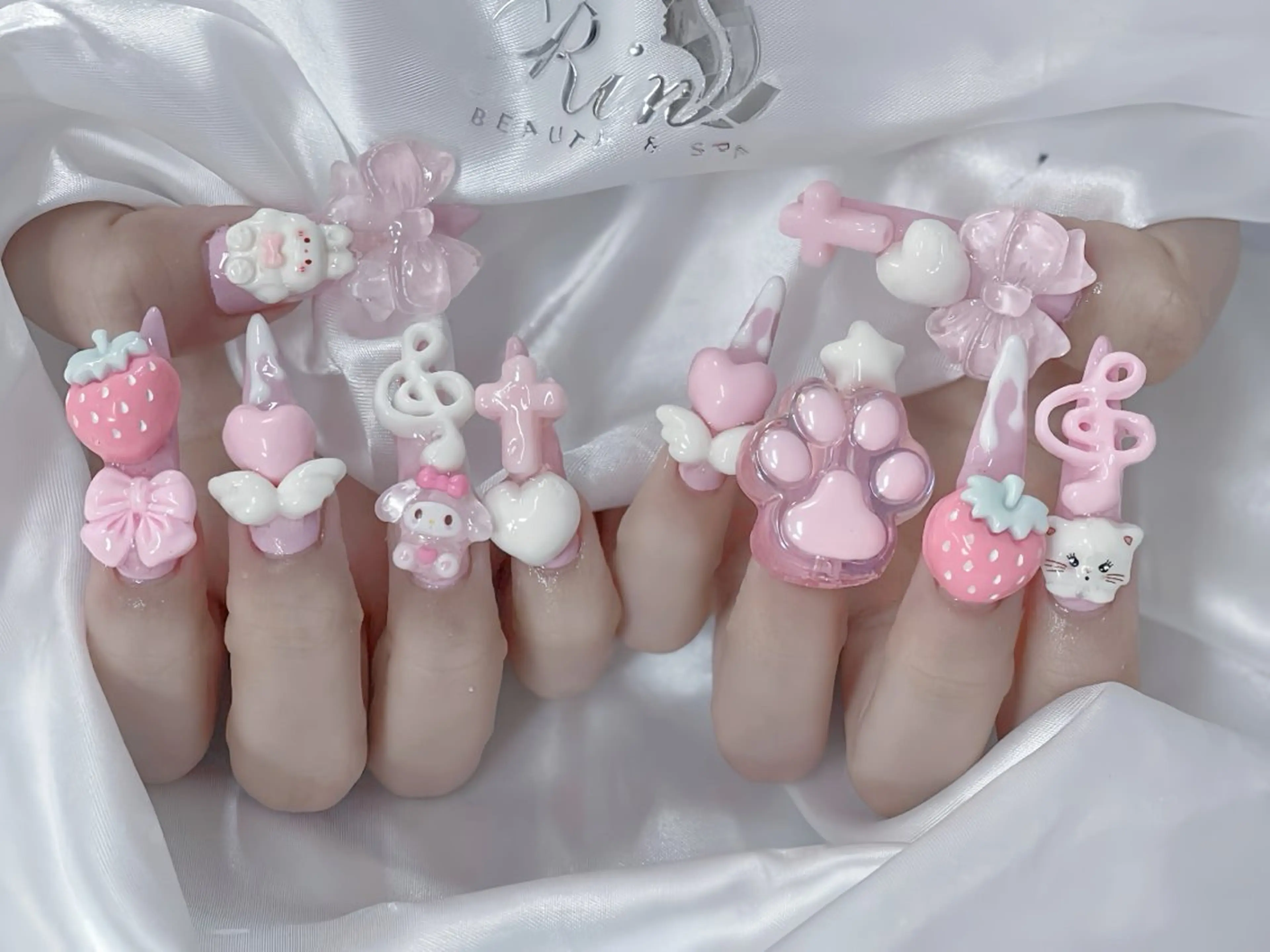 ネイル チークネイル フラッシュネイル フラワーネイル フットネイル ジェルネイル ハンドネイル Rin Nail Shinokuboのネイルデザイン